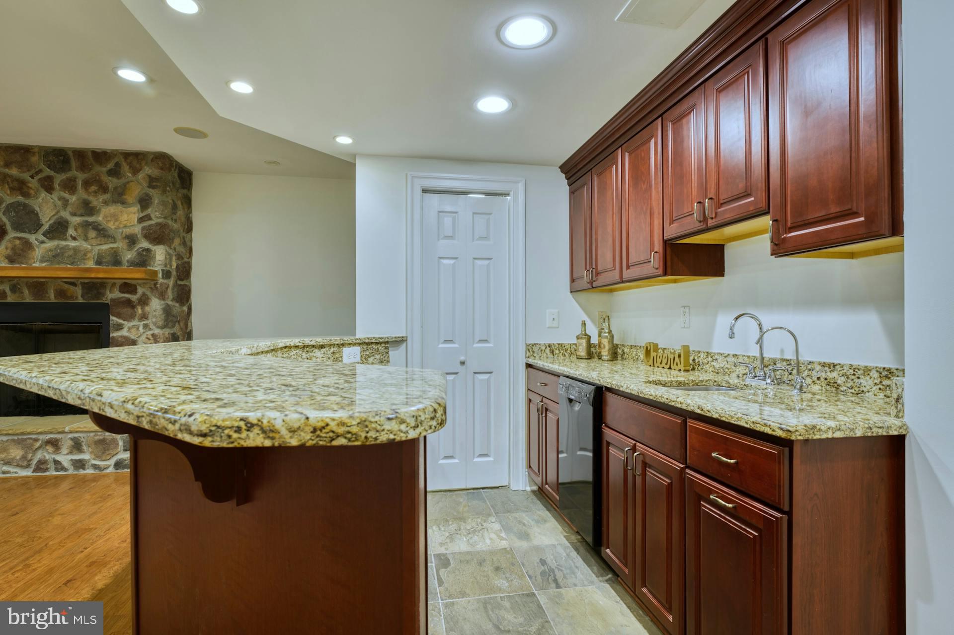 BEACON HILL - Residential