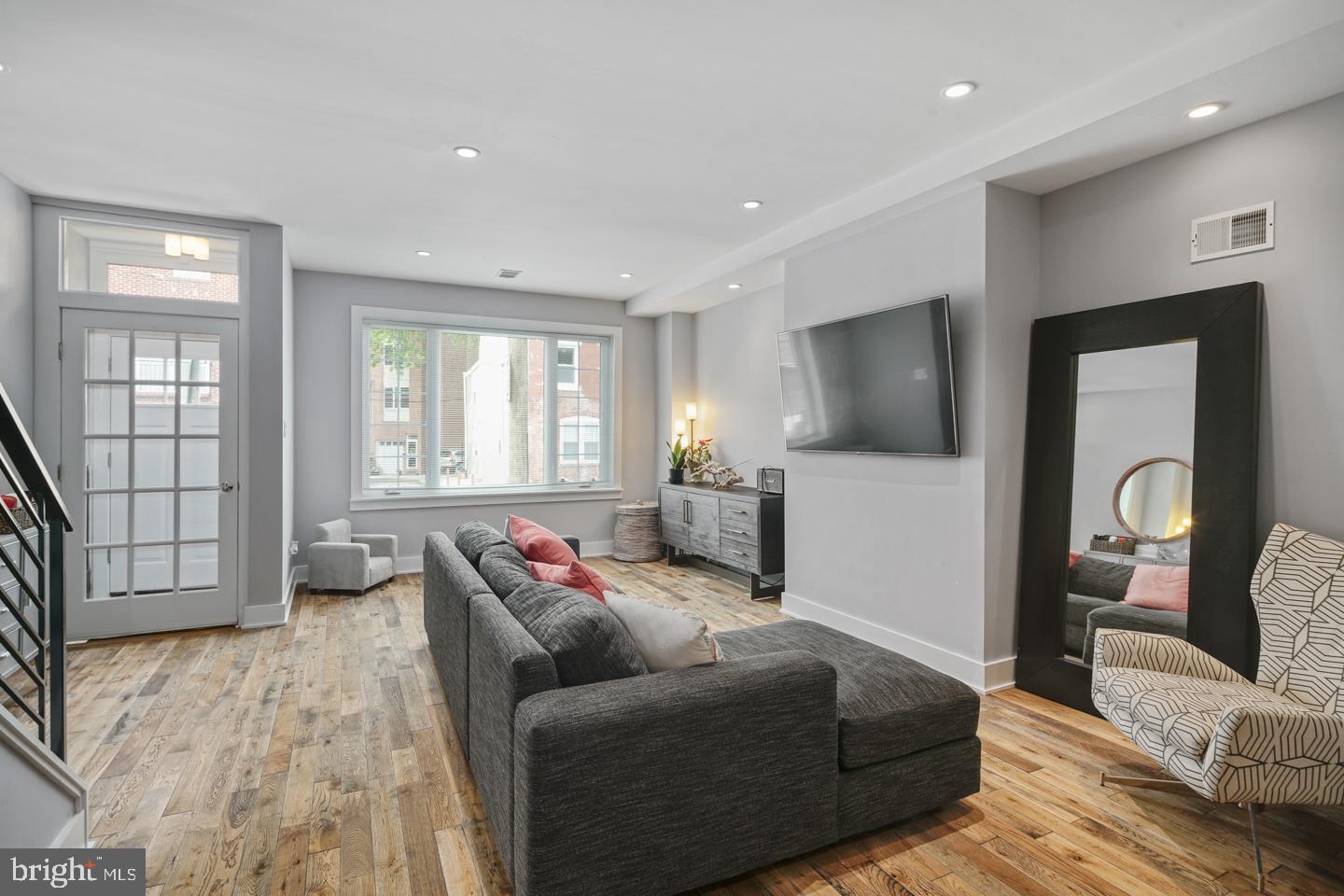 GRADUATE HOSPITAL - Residential Lease