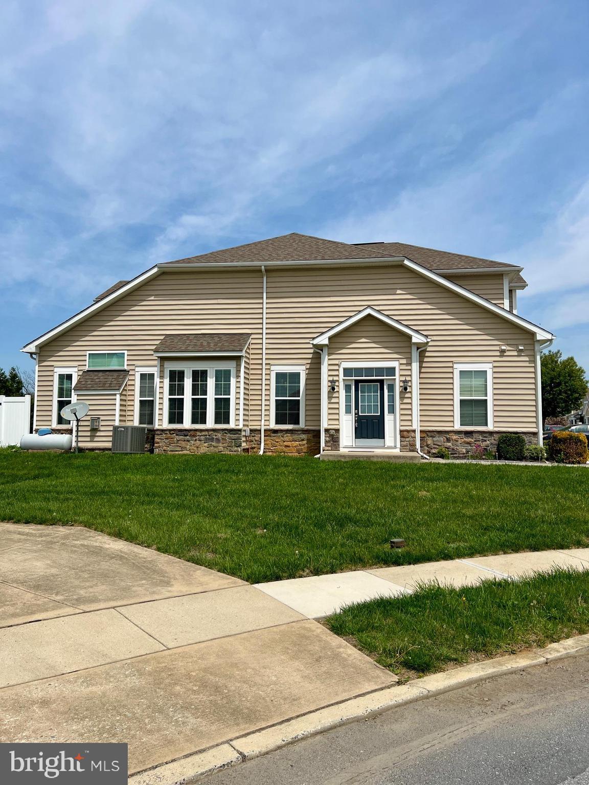 ✨ Absolutely Stunning End-Unit Townhome! ✨
Fall in love with this beautifully maintained 3-bedroom, 2.5-bathroom gem, offering style, space, and the ultimate in convenience! Featuring a luxurious main-level primary suite, soaring cathedral ceilings, a cozy fireplace, and an open floor plan that's perfect for entertaining. The bright, eat-in kitchen is perfect for morning coffee or casual dinners, and every room is drenched in natural light, creating an inviting, cheerful vibe. Step outside to your private back patio—perfect for relaxing or hosting friends. Enjoy the bonus of a two-car garage and a prime location near Meritus Health, Washington County Regional Park, Black Rock Golf Course and Hagerstown Community College. 

🏡 Move-in ready and waiting for YOU!

Rental Highlights:
✔️ Minimum 12-month lease
✔️ 650+ credit score required (but not a guarantee)
✔️ Complete screening: credit/criminal/landlord/employment verification
✔️ Debt-to-income ratio not to exceed 38%
✔️ Renters insurance required
✔️ Tenant responsible for all utilities
✔️ All occupants over 18 must apply through Rentspree

Don't wait—schedule your tour today and make this beautiful home yours! 🌟