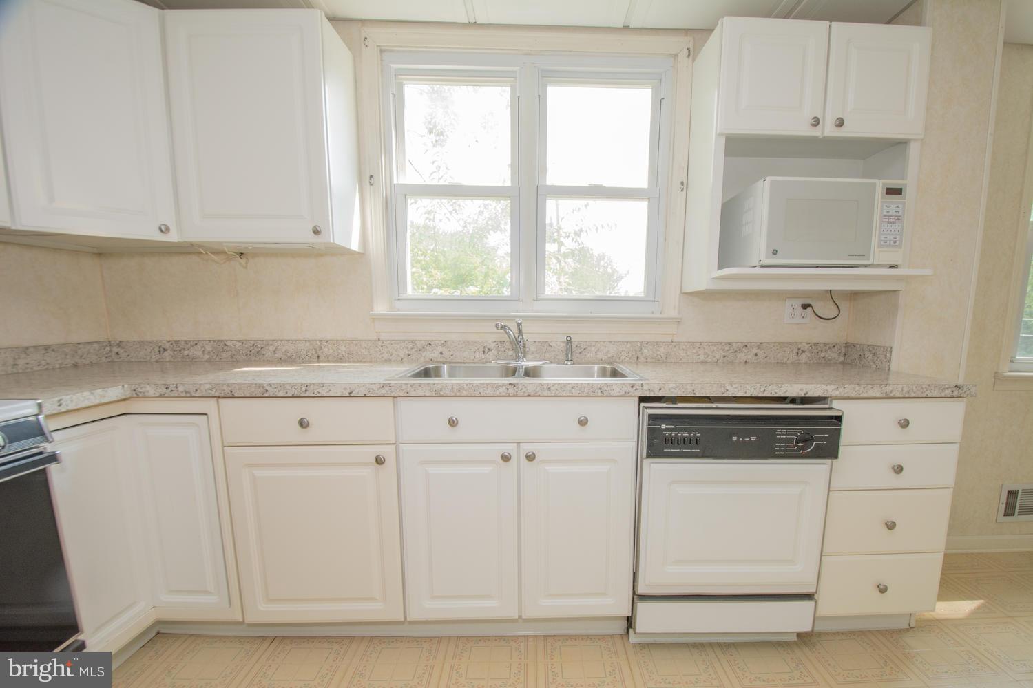 HILLENDALE PARK - Residential
