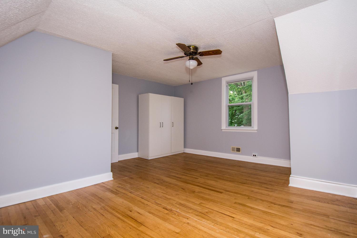 HILLENDALE PARK - Residential