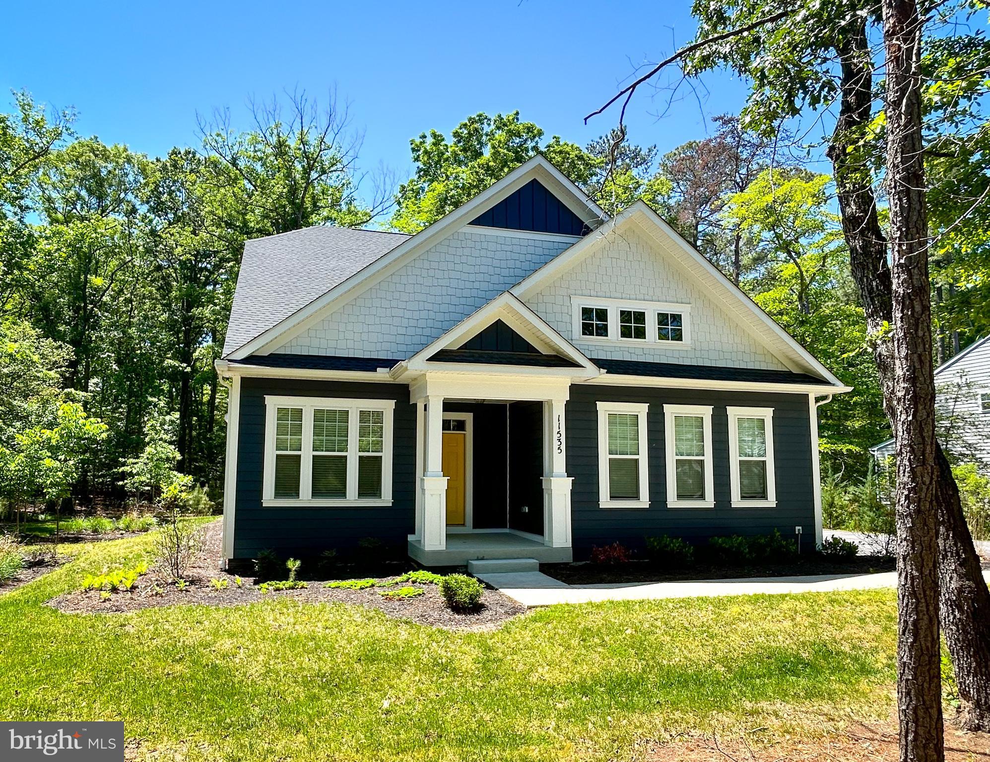 Move-In Ready | Private, Spacious, and Designed to Impress
Set on nearly half an acre backing to peaceful trees, this beautifully crafted home offers the ease of main-level living with space to grow. Step inside to a bright, open layout featuring a flexible dining room or home office, a soaring family room with vaulted ceilings and fireplace, and a designer kitchen with quartz countertops, white cabinetry, and stainless steel appliances.
The main-level primary suite is a true retreat with dual walk-in closets and a spa-like bath, while two additional bedrooms, a full bath, and laundry complete the first floor. Relax year-round on the screened porch and enjoy serene wooded views.
Upstairs, a versatile loft, guest bedroom, and full bath provide the perfect setup for visitors or extra living space.
Located in Swan Point, a resort-style golf community with pool, marina, beach, tennis, pickleball, and trails—this home delivers lifestyle and convenience.
Quick move-in available—ask about closing cost incentives! Don’t miss it.
