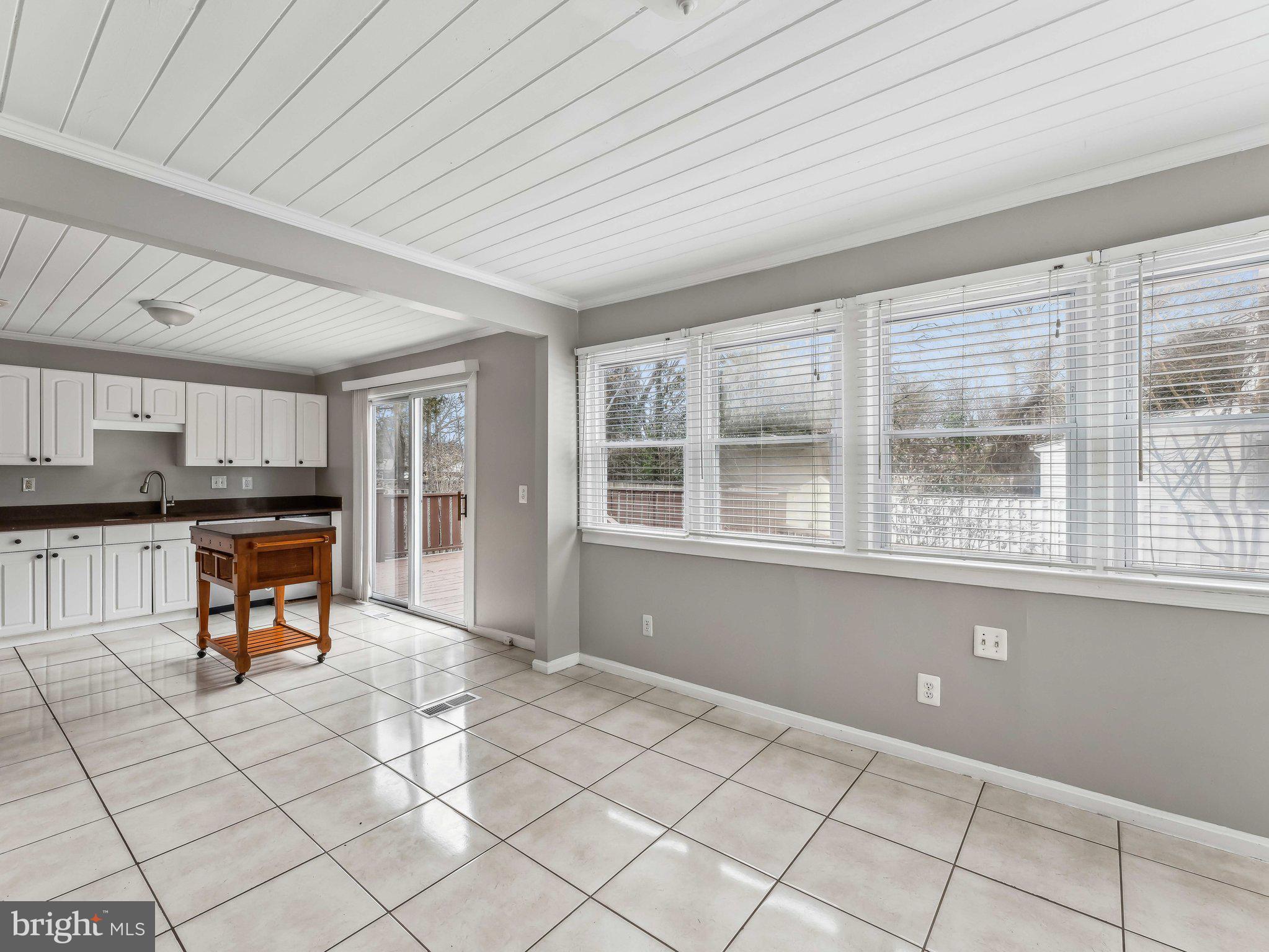 COURTLAND PARK - Residential Lease