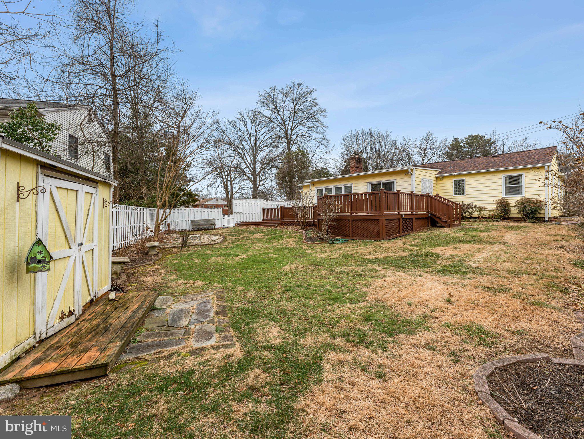 COURTLAND PARK - Residential Lease