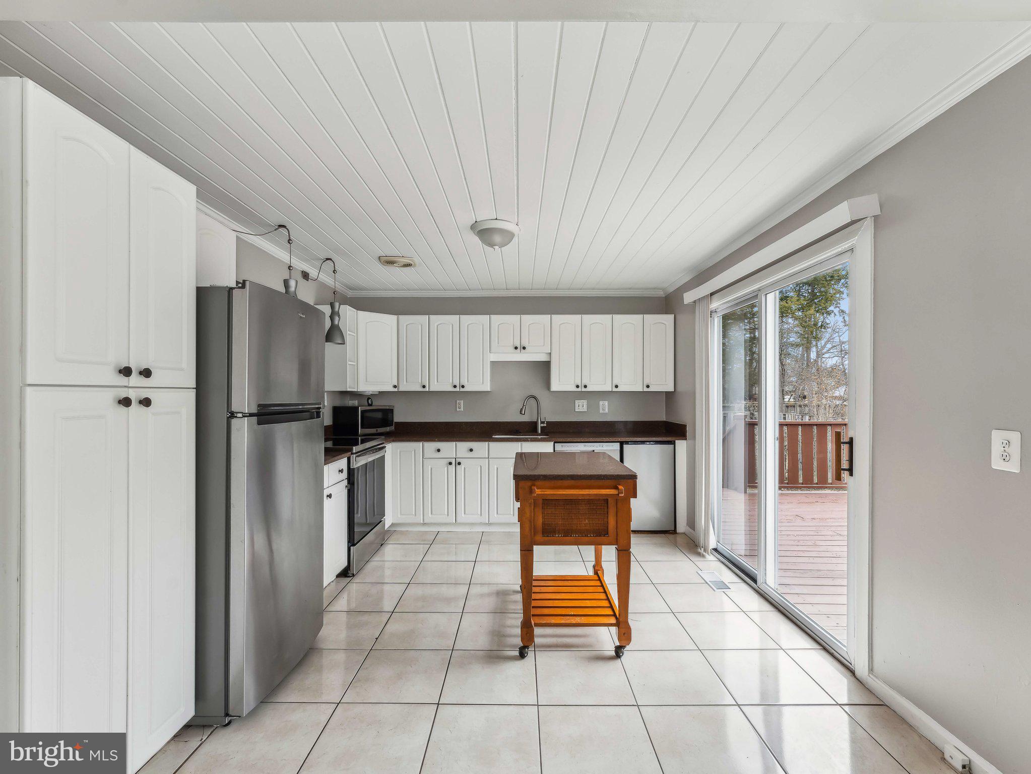 COURTLAND PARK - Residential Lease