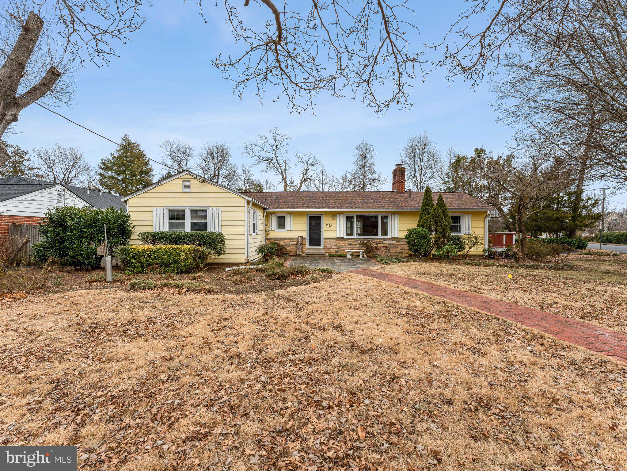 COURTLAND PARK - Residential Lease