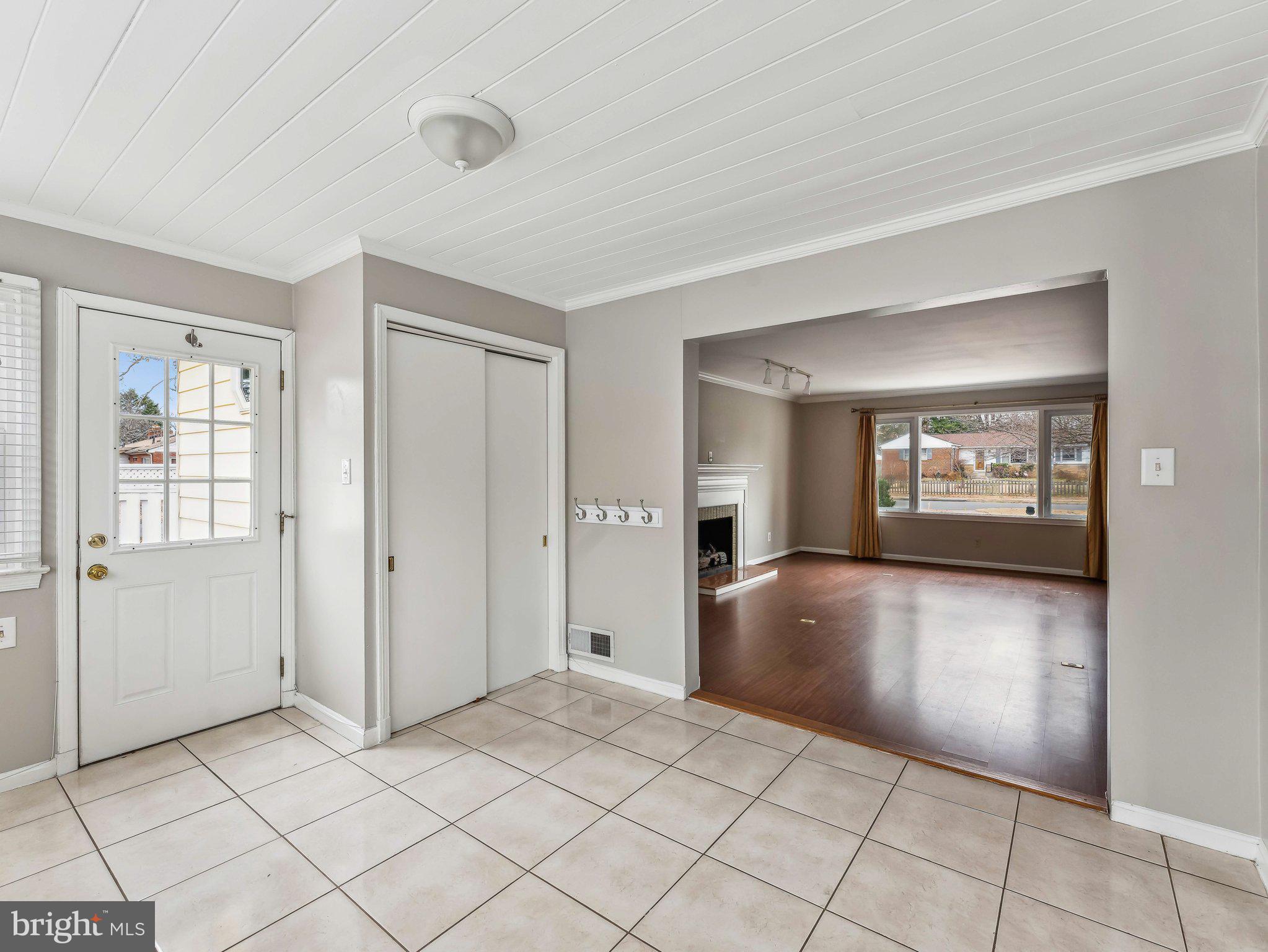 COURTLAND PARK - Residential Lease