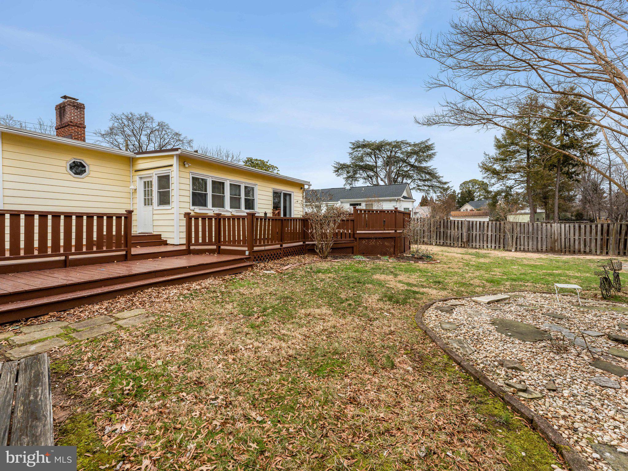 COURTLAND PARK - Residential Lease