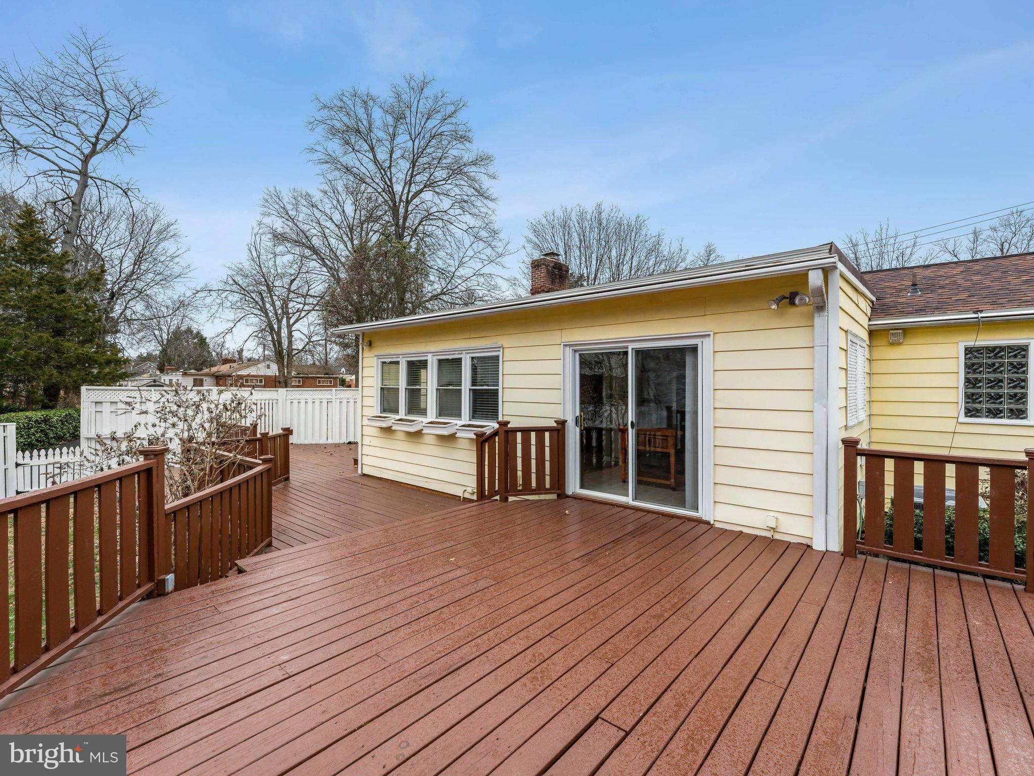 COURTLAND PARK - Residential Lease