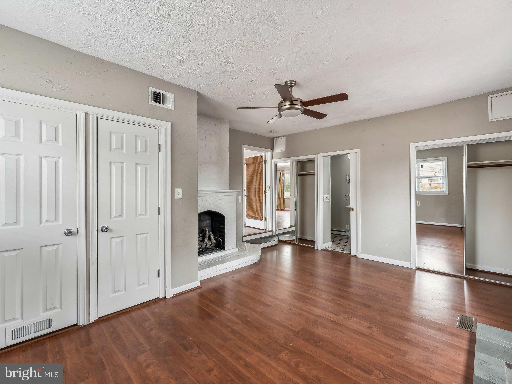 COURTLAND PARK - Residential Lease