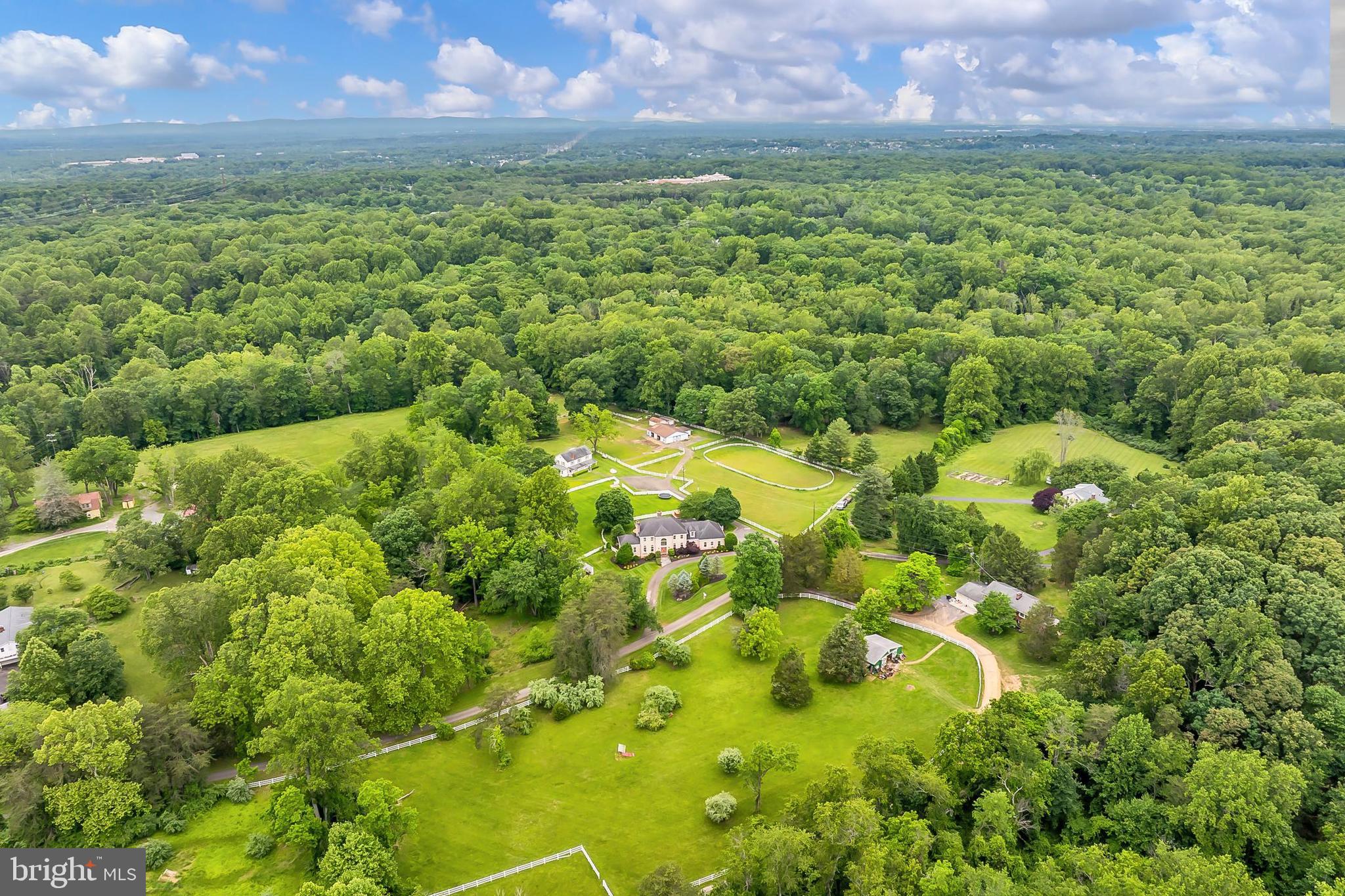 IVAKOTA FARM - Residential