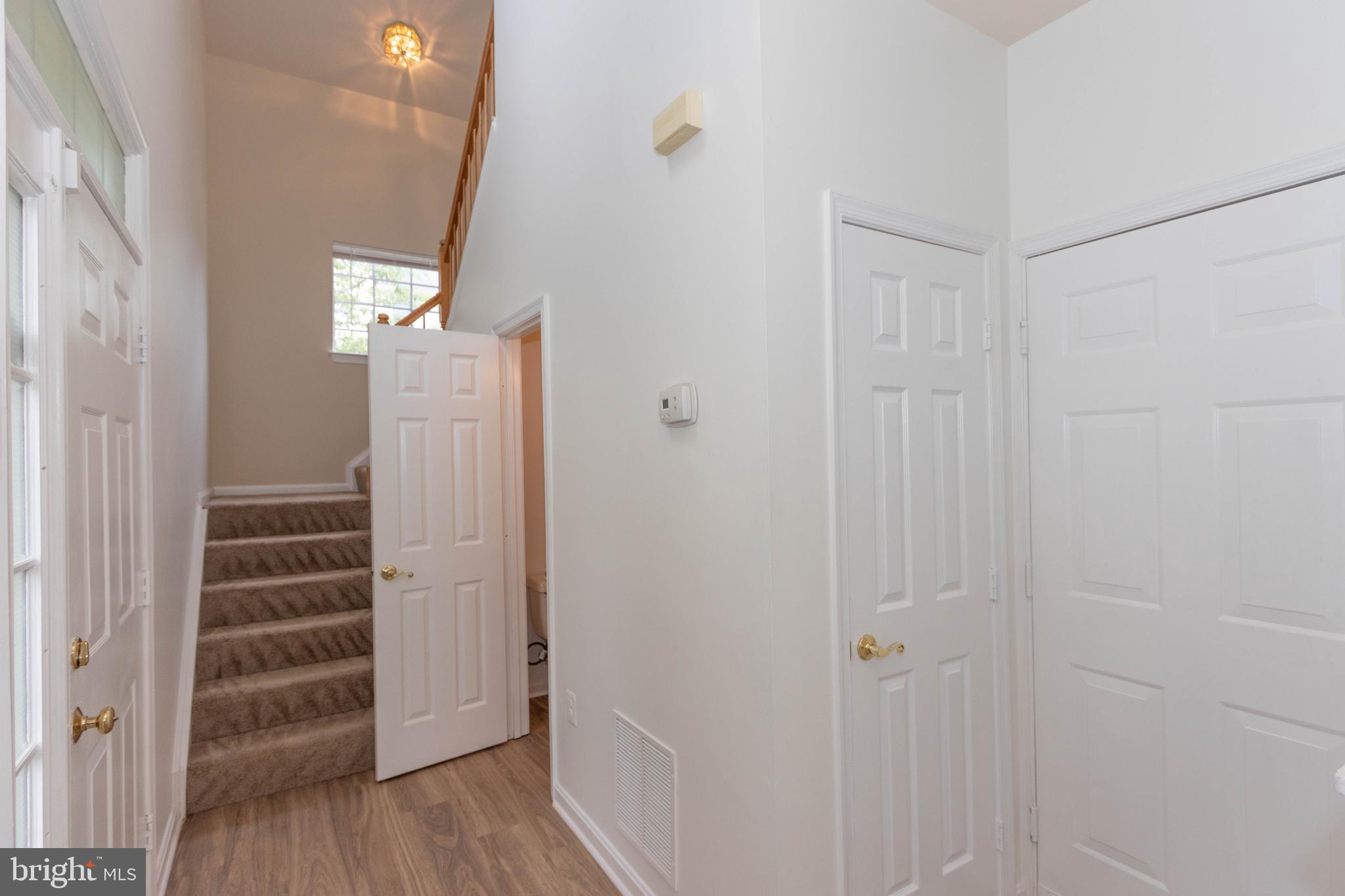 GLEN OAKS CONDOMINIUM - Residential Lease