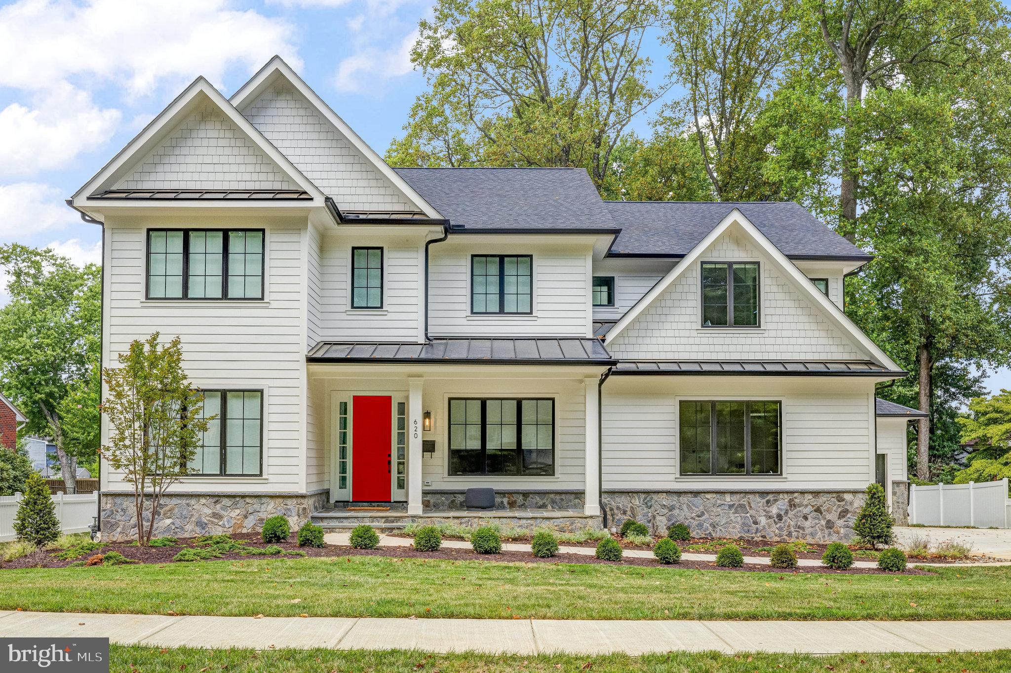 MURMURING PINES - Residential