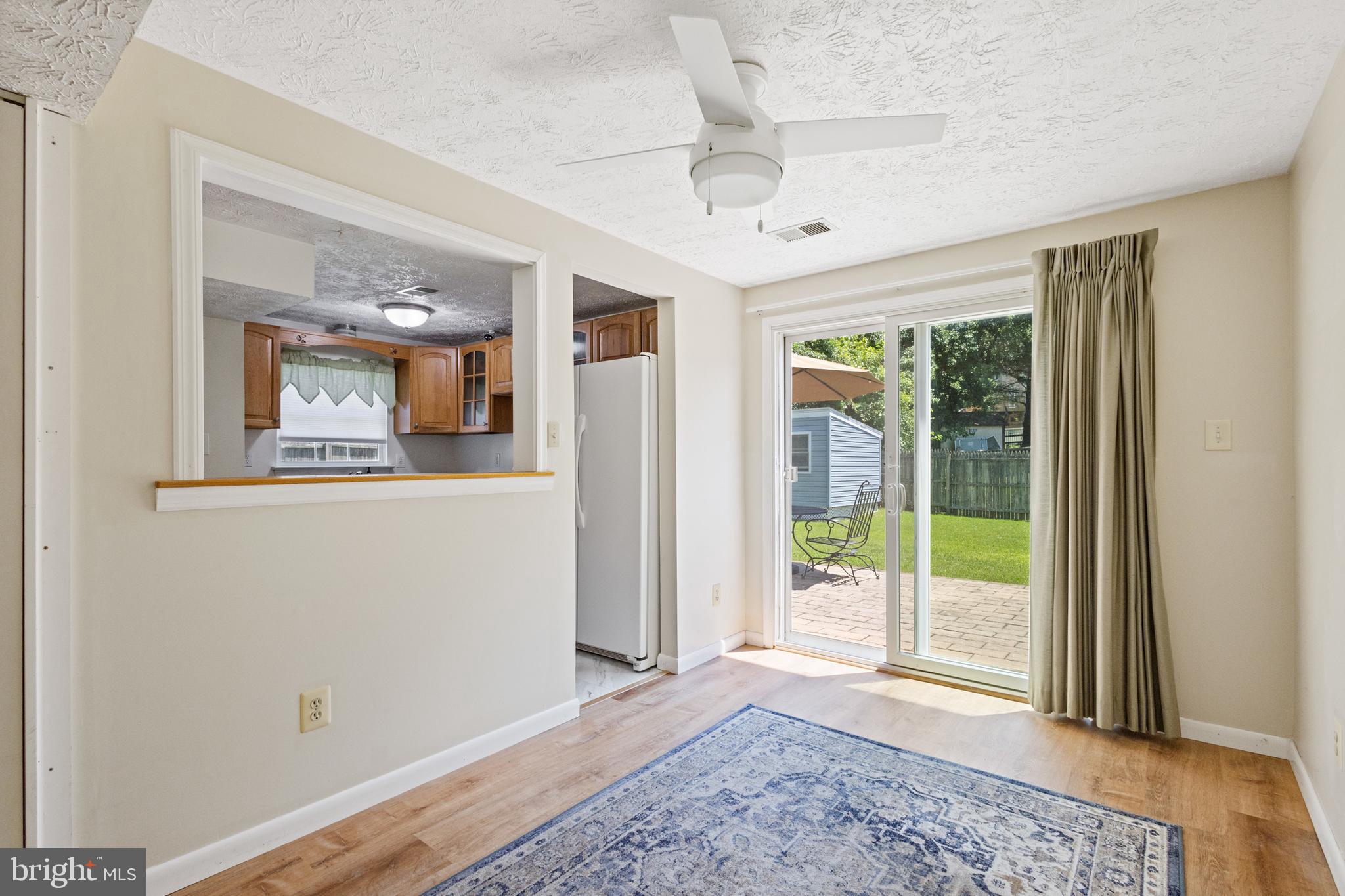WHISPERING WOODS - Residential