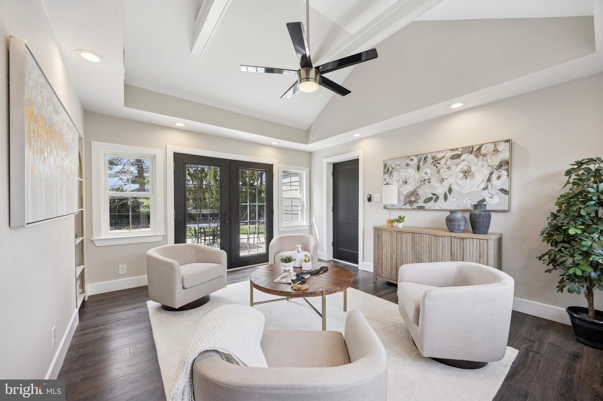 BEATTY HILLS - Residential