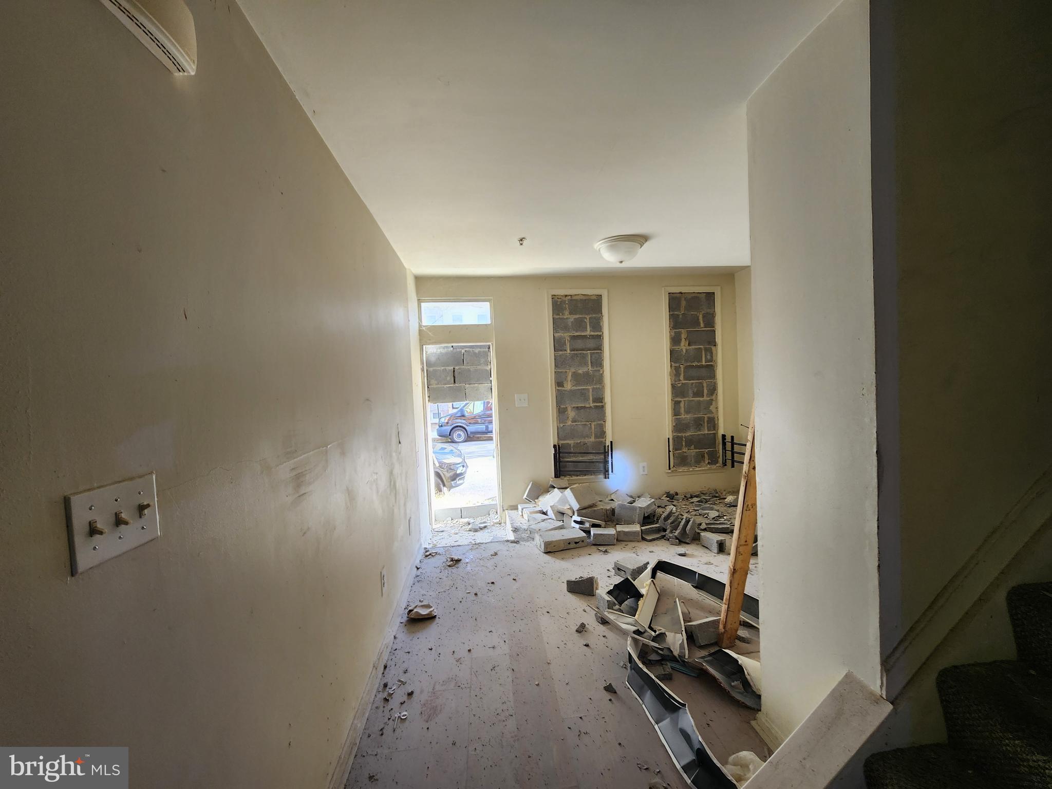 SANDTOWN-WINCHESTER - Residential