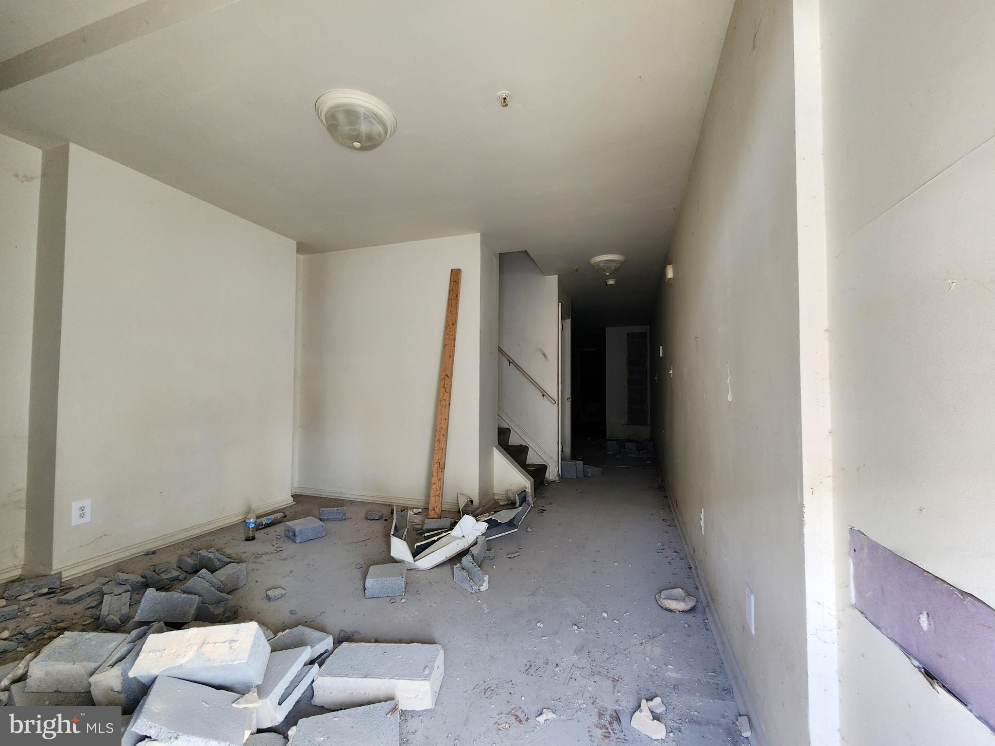 SANDTOWN-WINCHESTER - Residential