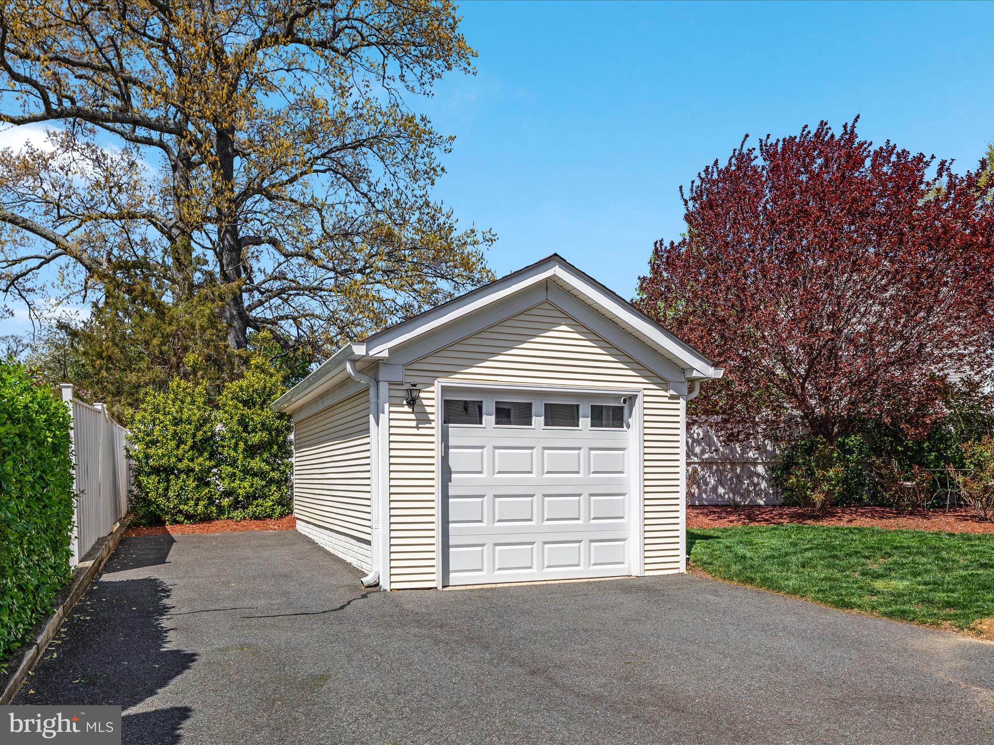 CHESTNUT GROVE - Residential