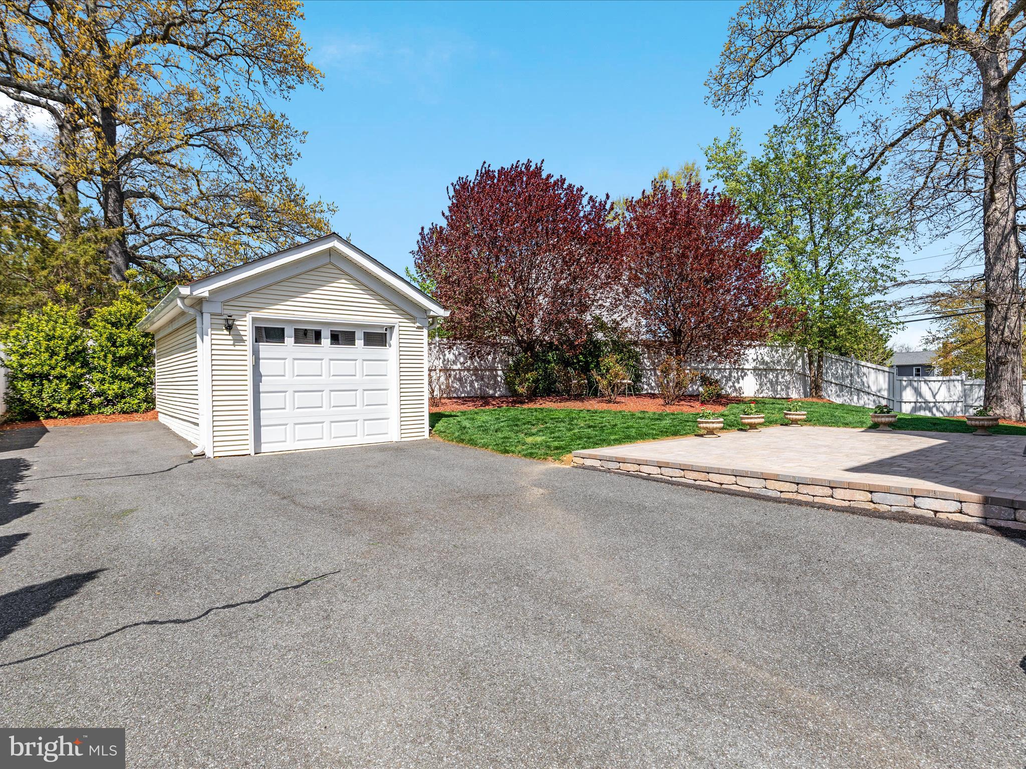 CHESTNUT GROVE - Residential