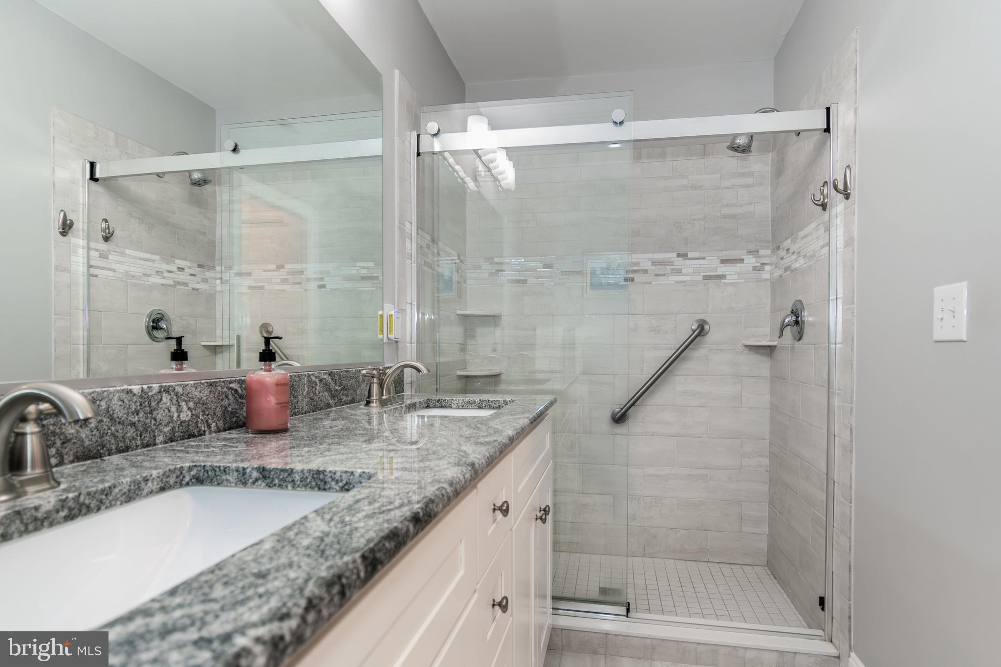 QUAIL HOLLOW - Residential