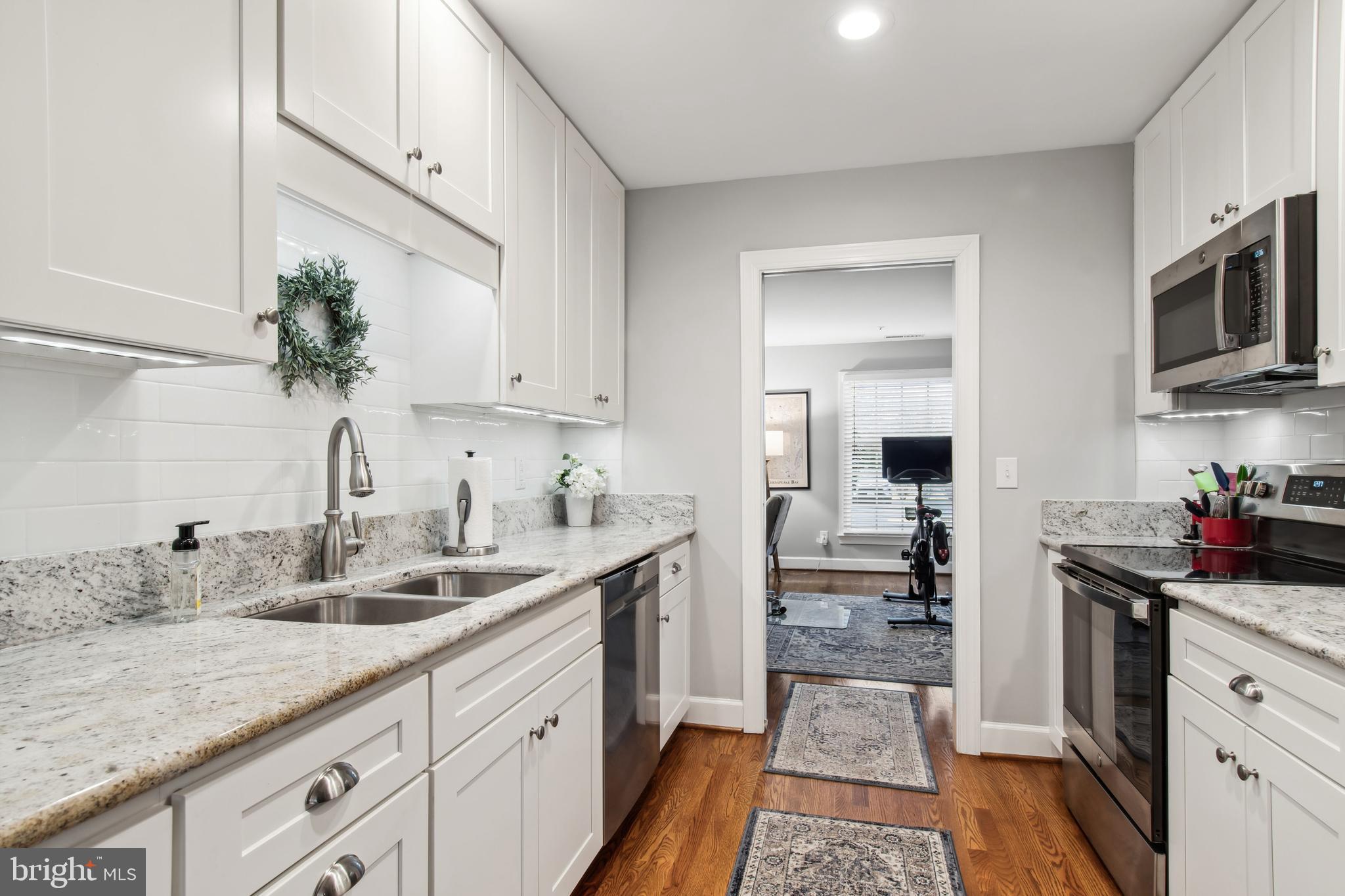 QUAIL HOLLOW - Residential