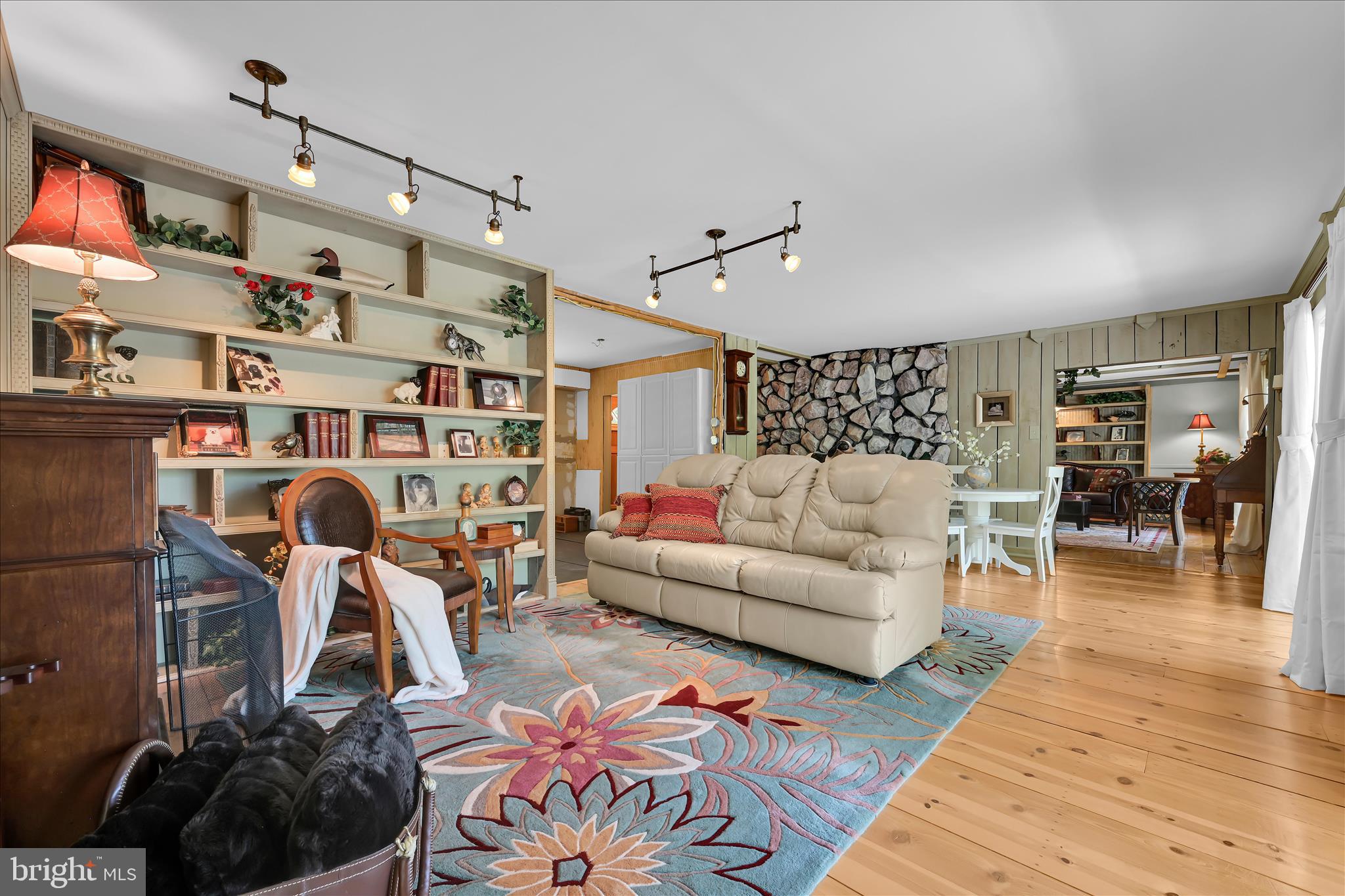 LAKE WYNONAH - Residential
