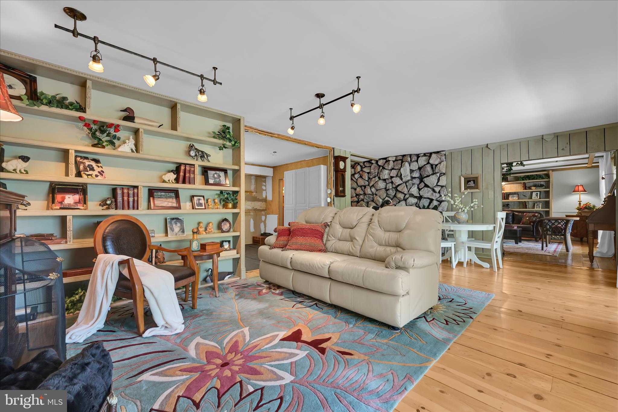LAKE WYNONAH - Residential