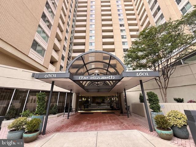 This cozy condo located at 4601 N Park Ave in Chevy Chase, MD was built in 1975 and offers a comfortable living space for its residents. With a total of 921 square feet of finished area, this unit is perfect for those looking for a low-maintenance home in a convenient location.The condo features one bathroom, making it ideal for individuals or couples looking for a simple yet functional living space. The layout of the unit is efficient, with a well-designed floor plan that maximizes the use of space and creates a comfortable living environment.The property is situated in a desirable neighborhood in Chevy Chase, offering residents easy access to a variety of amenities and attractions. The building itself is well-maintained and offers a range of amenities for residents to enjoy, including a fitness center, swimming pool, and library facilities.In addition to its convenient location and amenities, this condo also boasts a spacious lot size, providing residents with plenty of outdoor space to relax and enjoy the surrounding scenery. Whether you're looking for a place to call home or a low-maintenance investment property, this condo at 4601 N Park Ave is a great option.Overall, this condo offers a comfortable living space with one bathroom, 921 square feet of finished area, and a spacious lot size. With its convenient location, well-maintained building, and range of amenities, this property is sure to appeal to a wide range of buyers looking for a cozy home in Chevy Chase, MD.