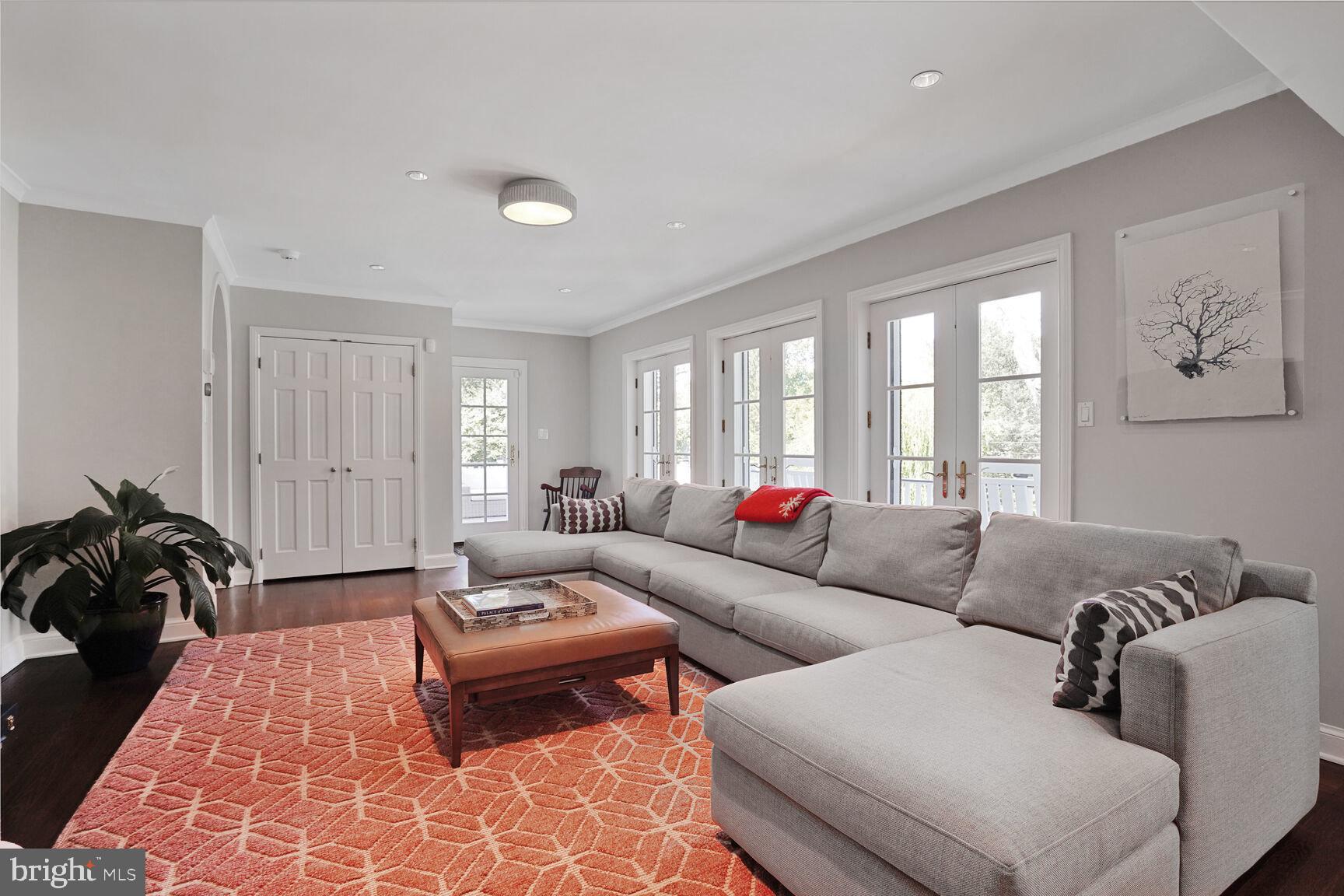 SPRING VALLEY - Residential
