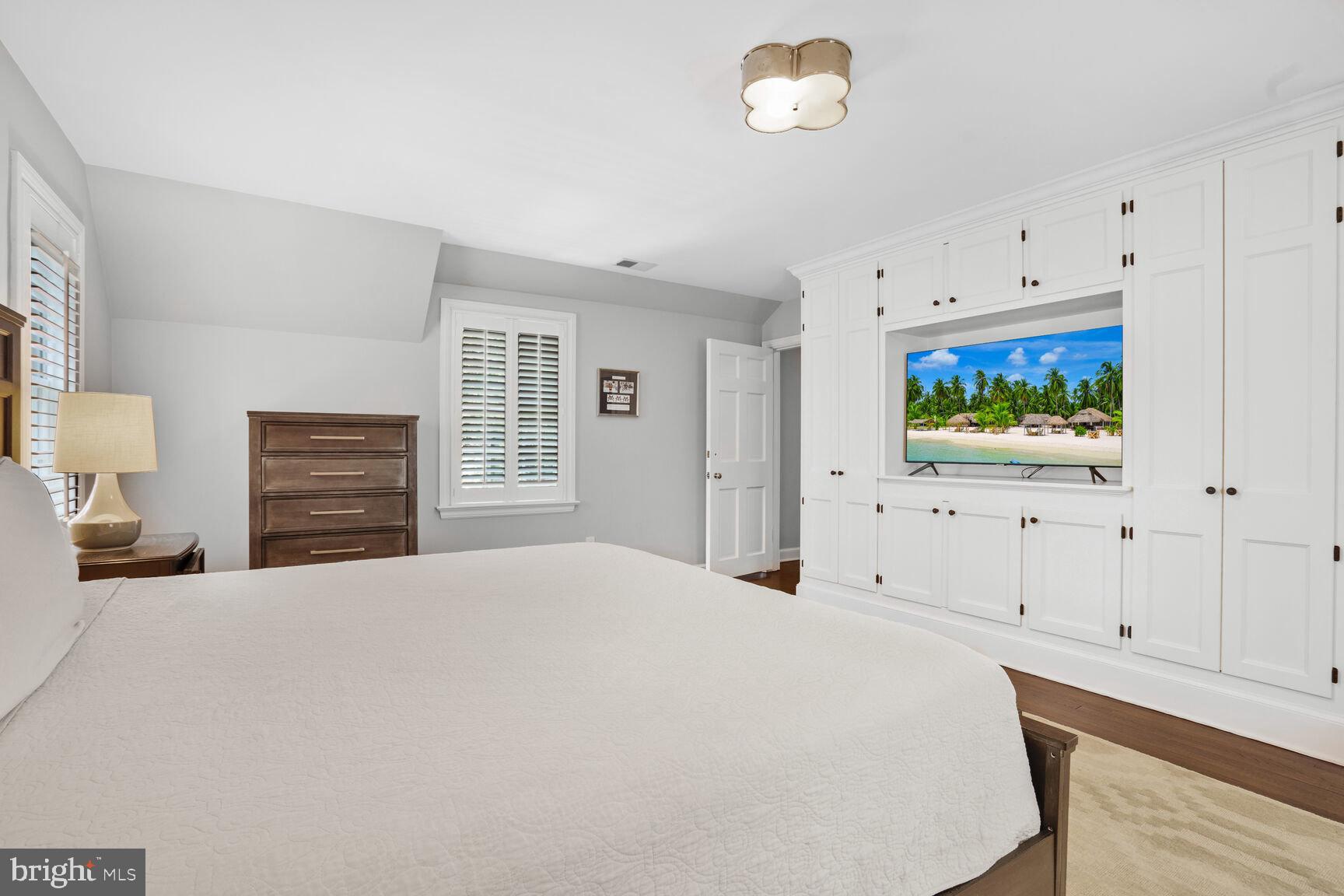 SPRING VALLEY - Residential