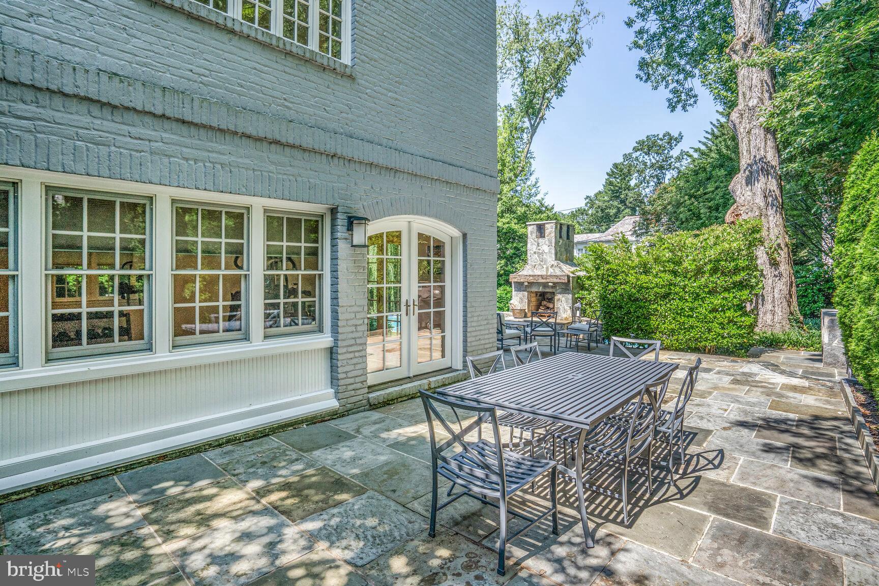 SPRING VALLEY - Residential
