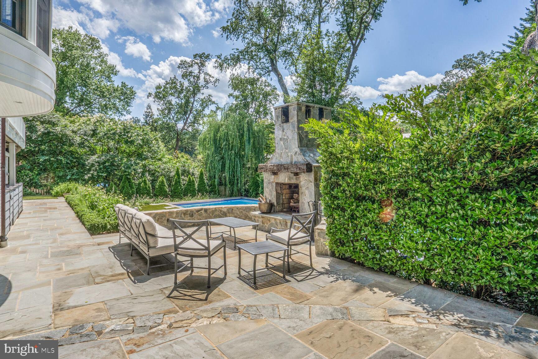 SPRING VALLEY - Residential