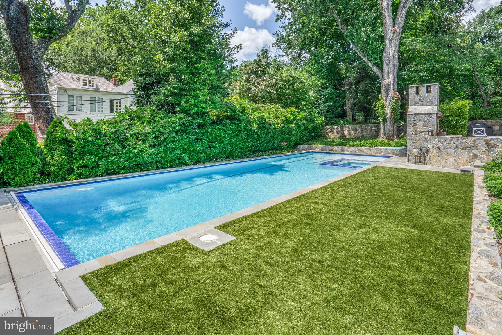 SPRING VALLEY - Residential