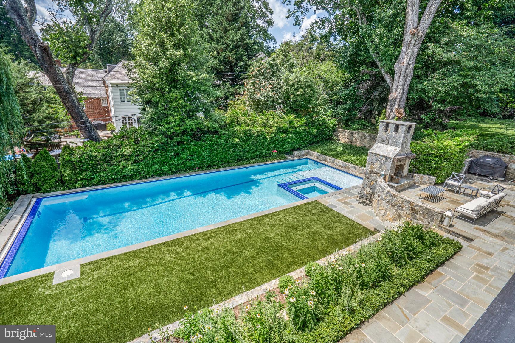 SPRING VALLEY - Residential