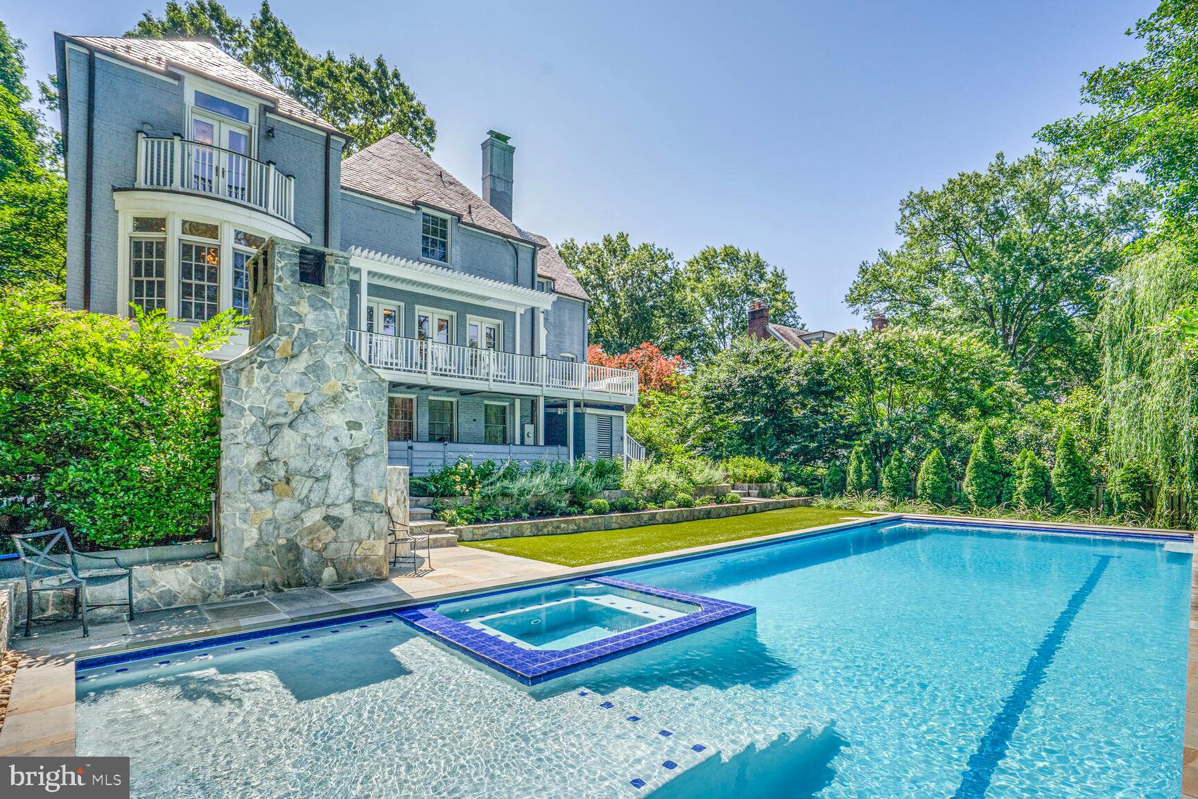 SPRING VALLEY - Residential