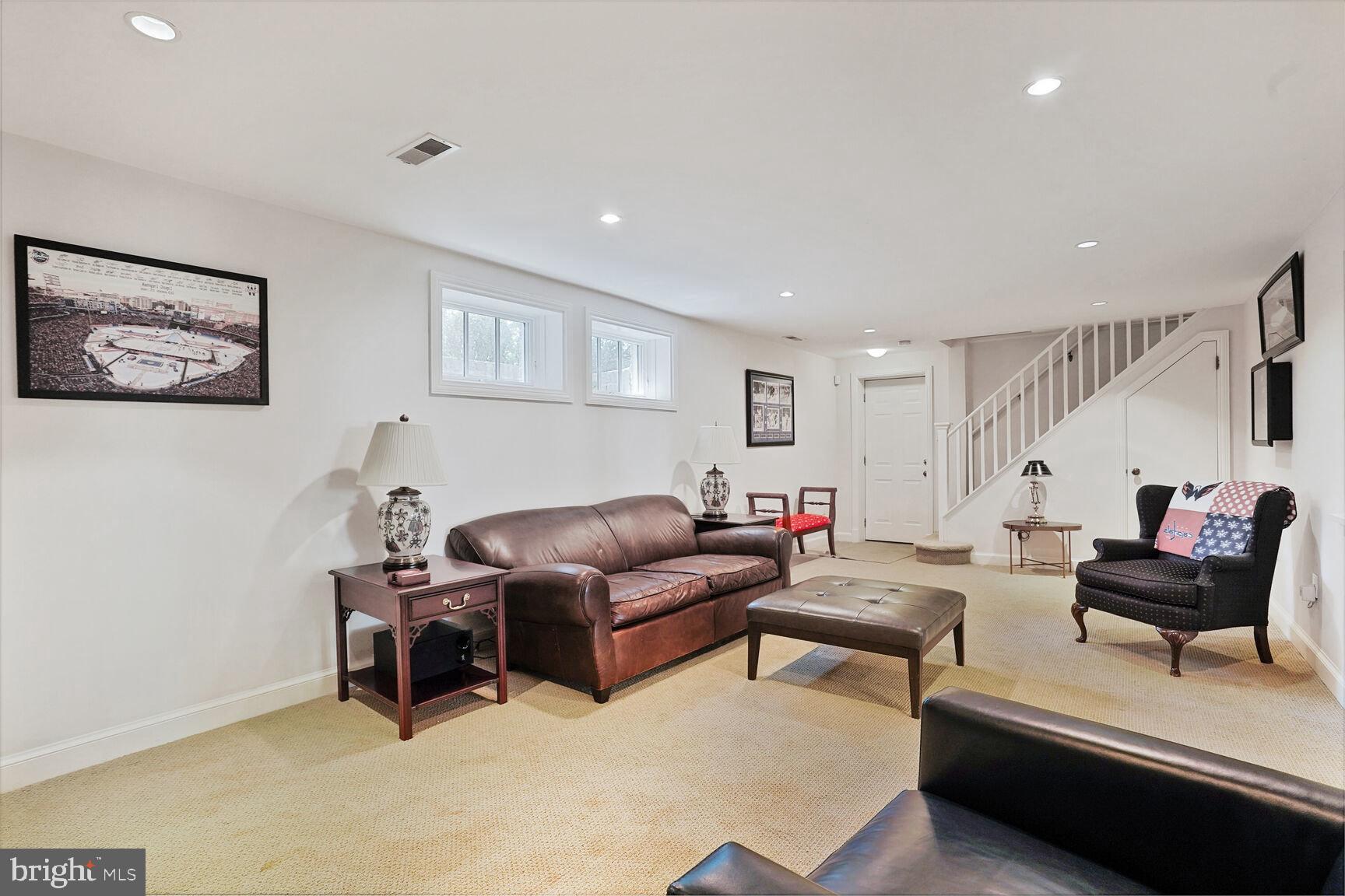 SPRING VALLEY - Residential