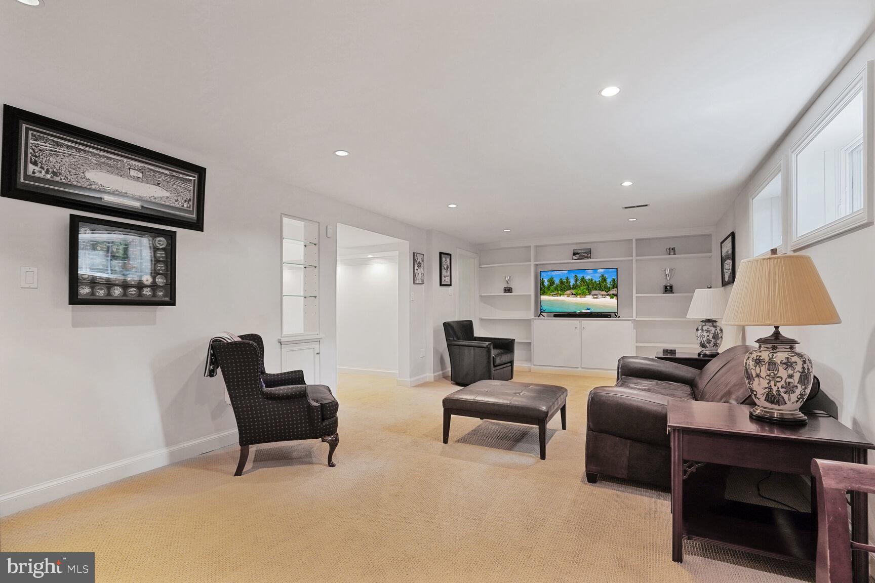 SPRING VALLEY - Residential
