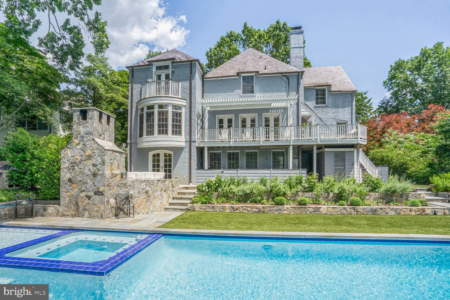 SPRING VALLEY - Residential