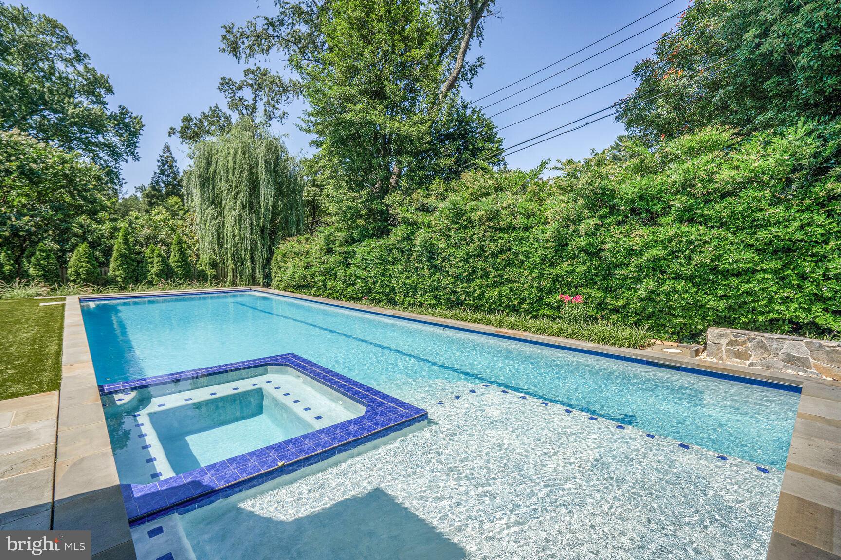 SPRING VALLEY - Residential