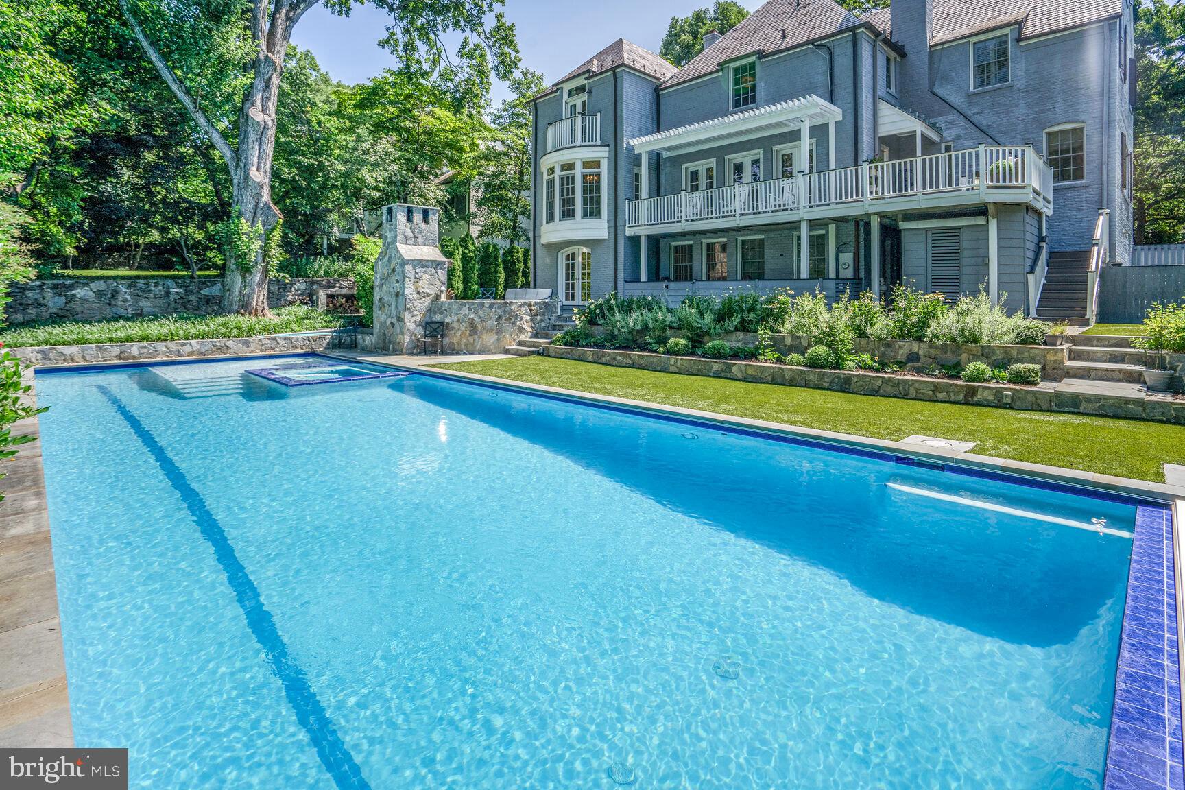 SPRING VALLEY - Residential