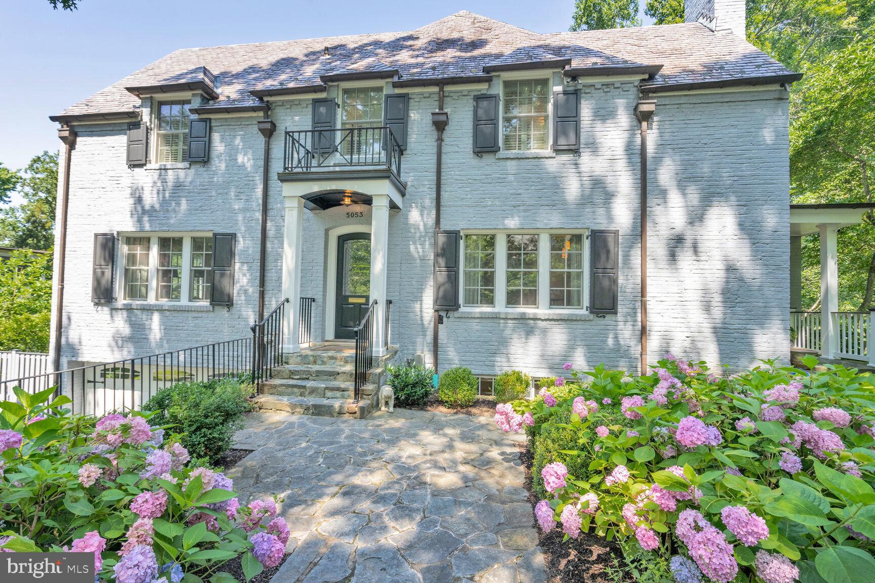 SPRING VALLEY - Residential
