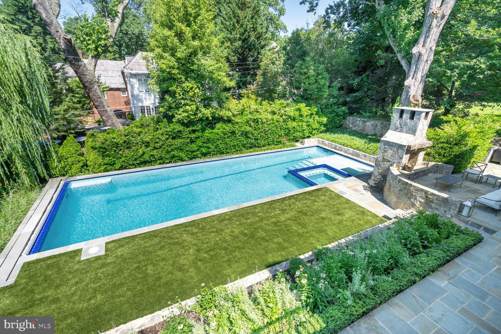 SPRING VALLEY - Residential