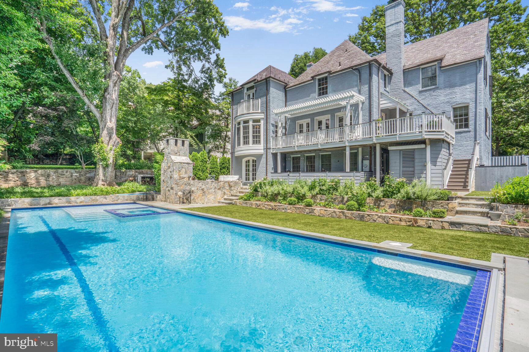 SPRING VALLEY - Residential