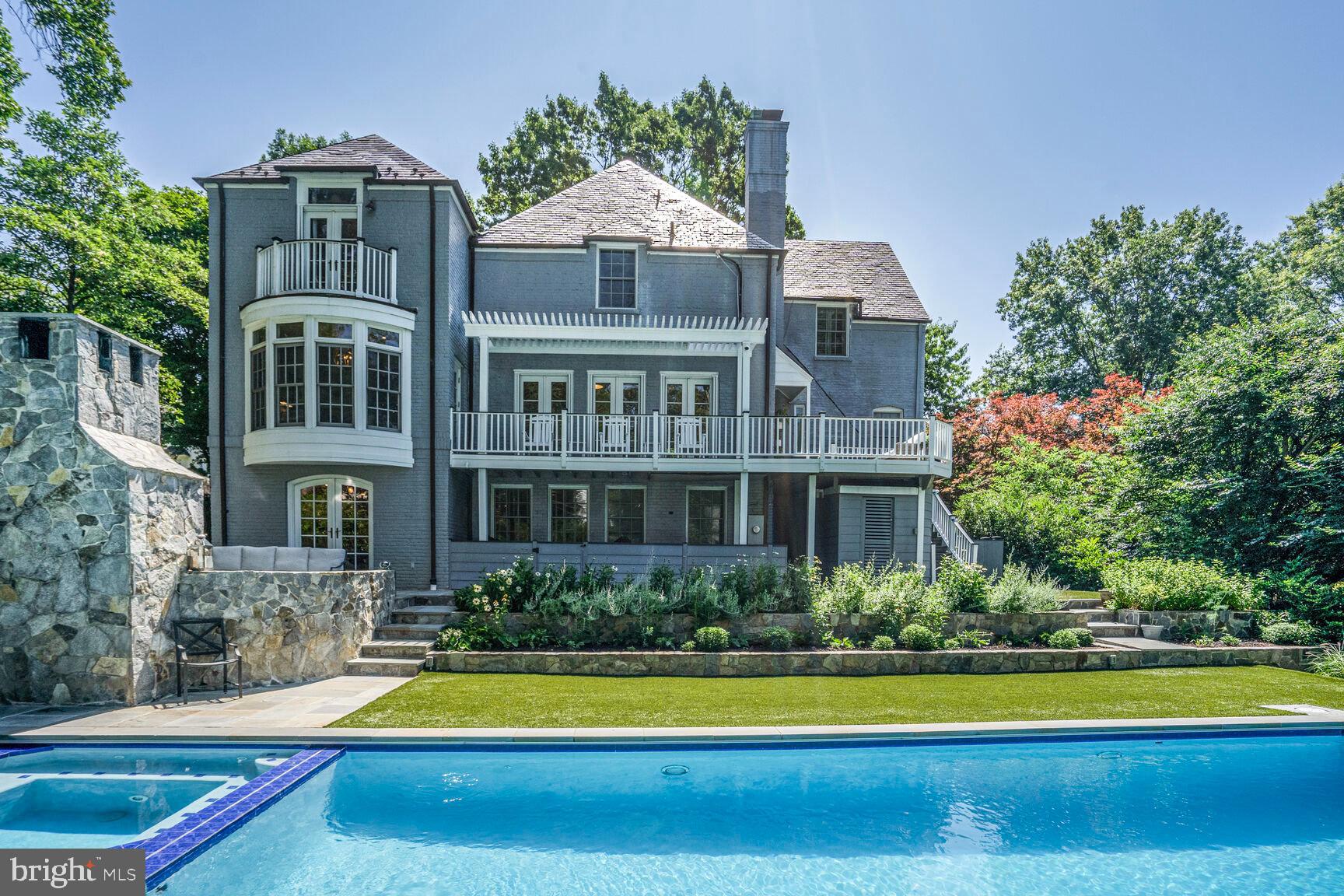 SPRING VALLEY - Residential