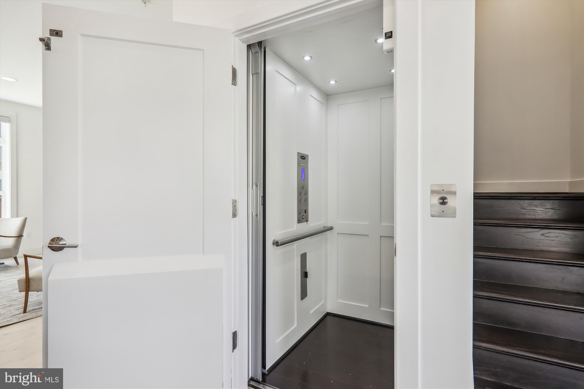TOWER OAKS - Residential