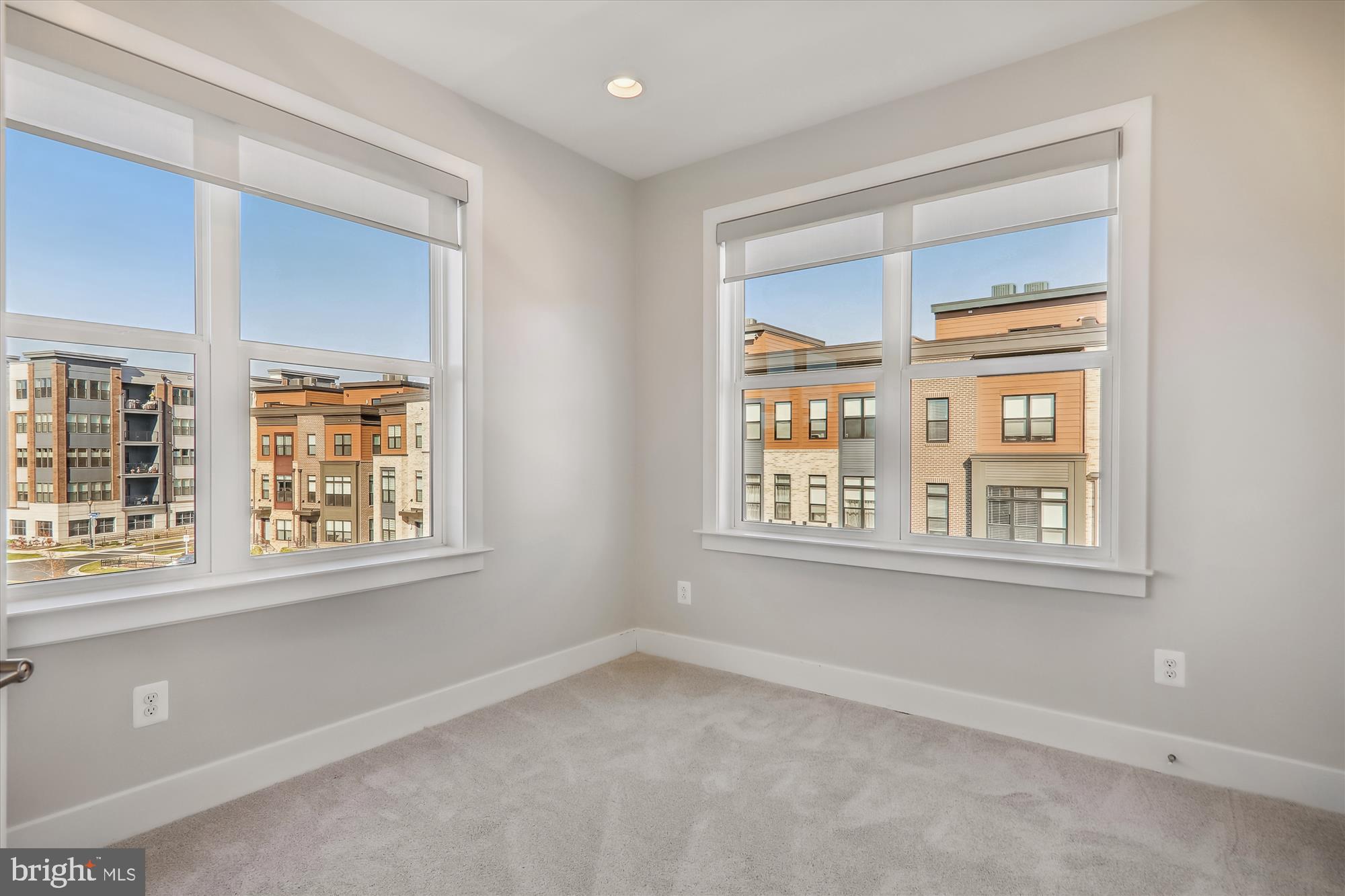 TOWER OAKS - Residential