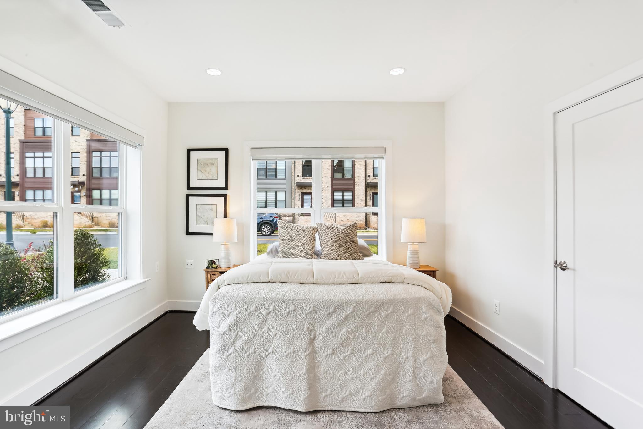 TOWER OAKS - Residential