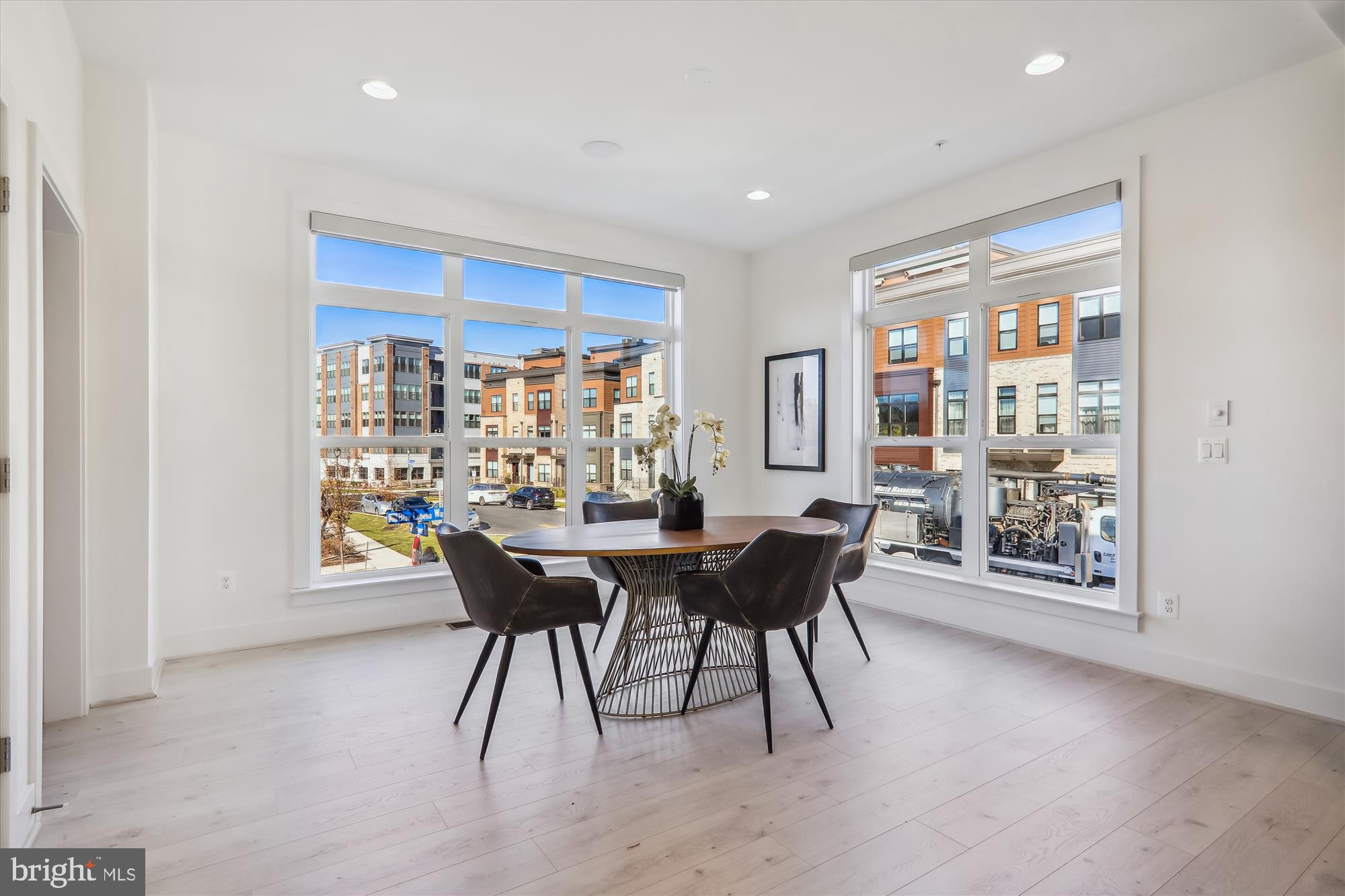TOWER OAKS - Residential