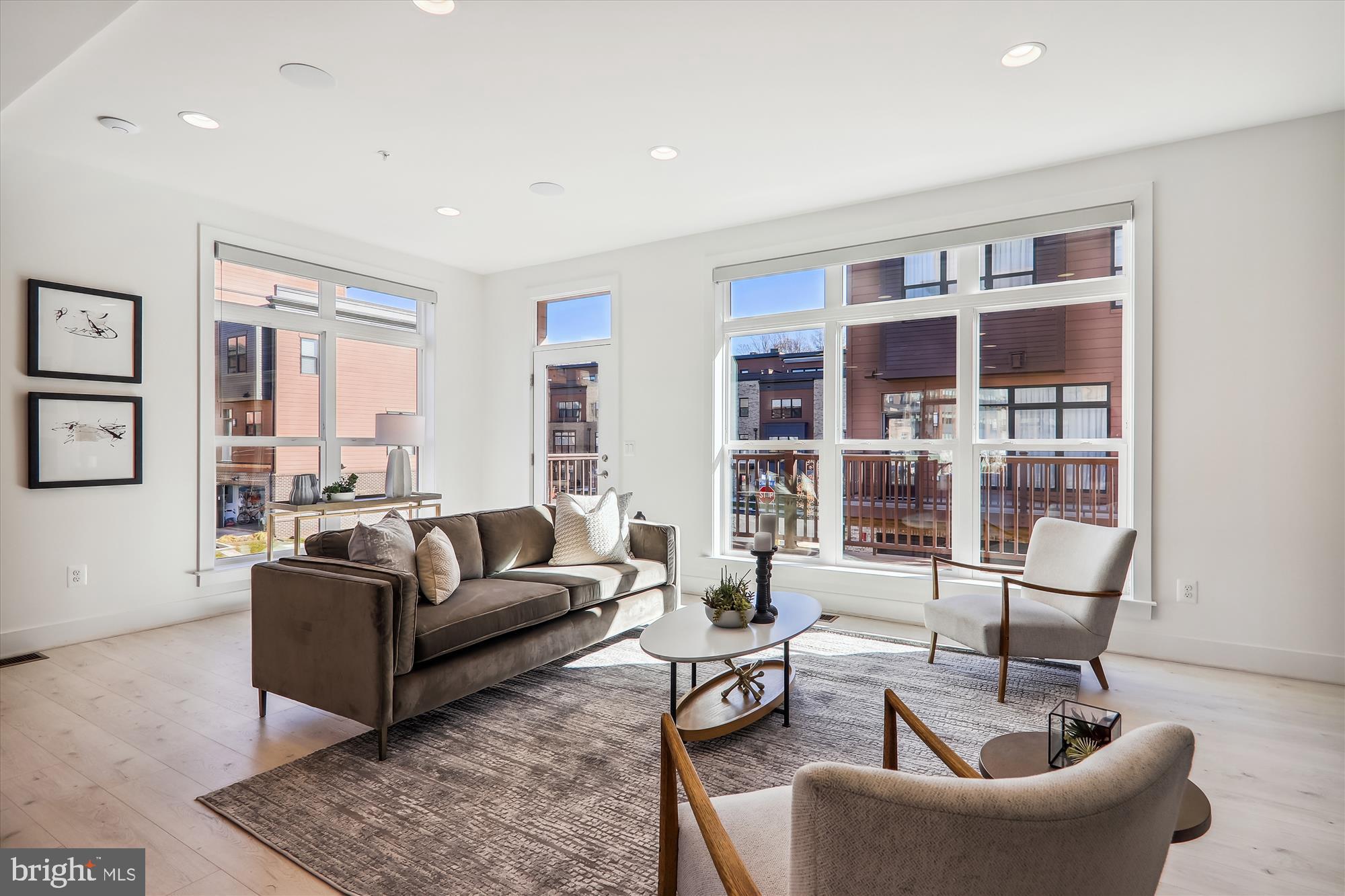 TOWER OAKS - Residential
