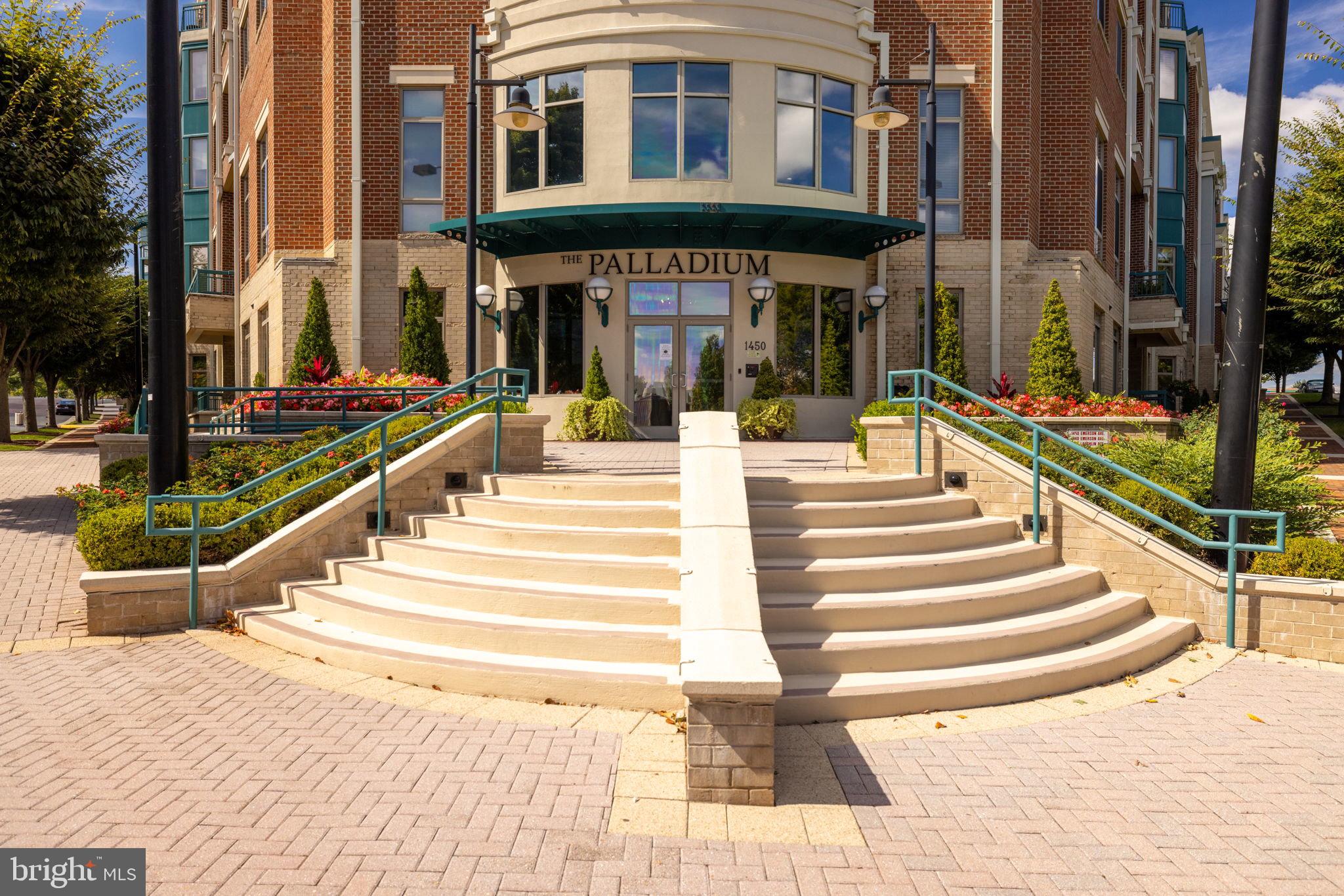 PALLADIUM AT MCLEAN - Residential